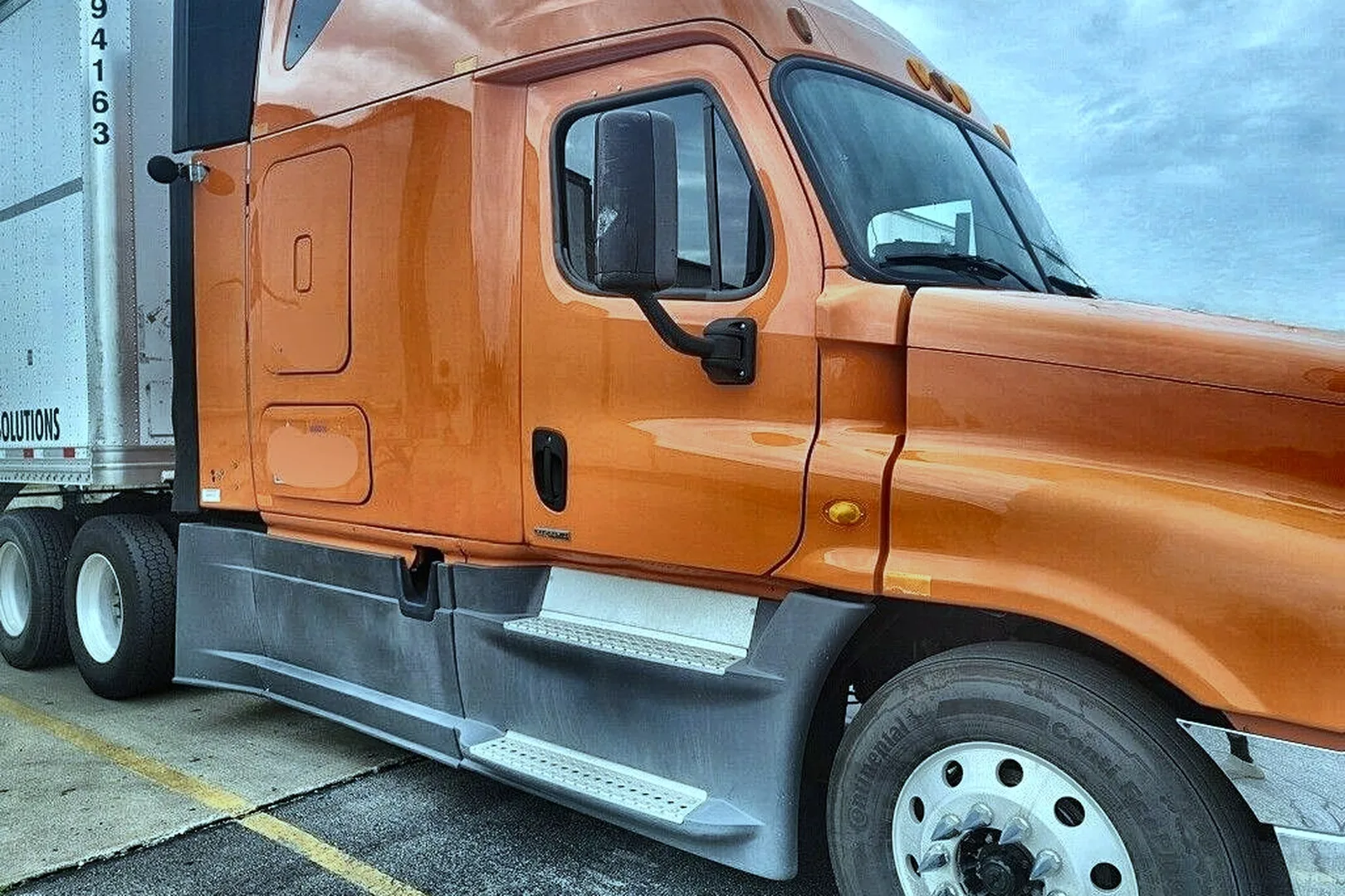 2014 FREIGHTLINER Cascadia 125 - view 8 of 11