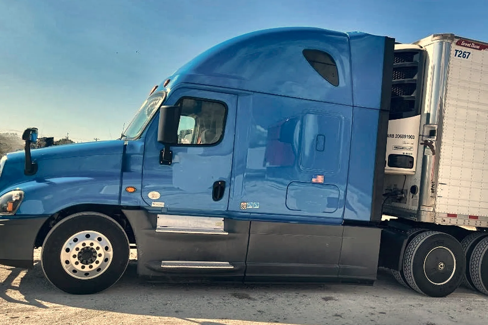 2018 FREIGHTLINER Cascadia 125 - view 7 of 16