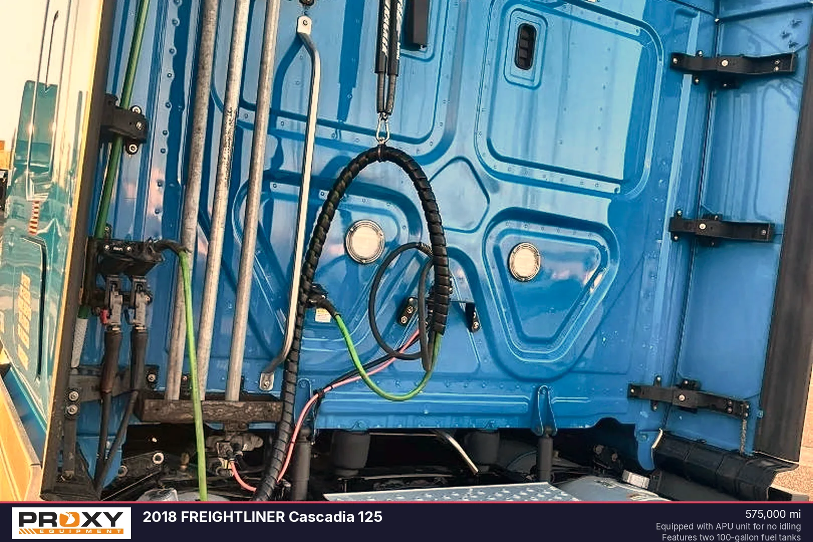 2018 FREIGHTLINER Cascadia 125 - view 5 of 16