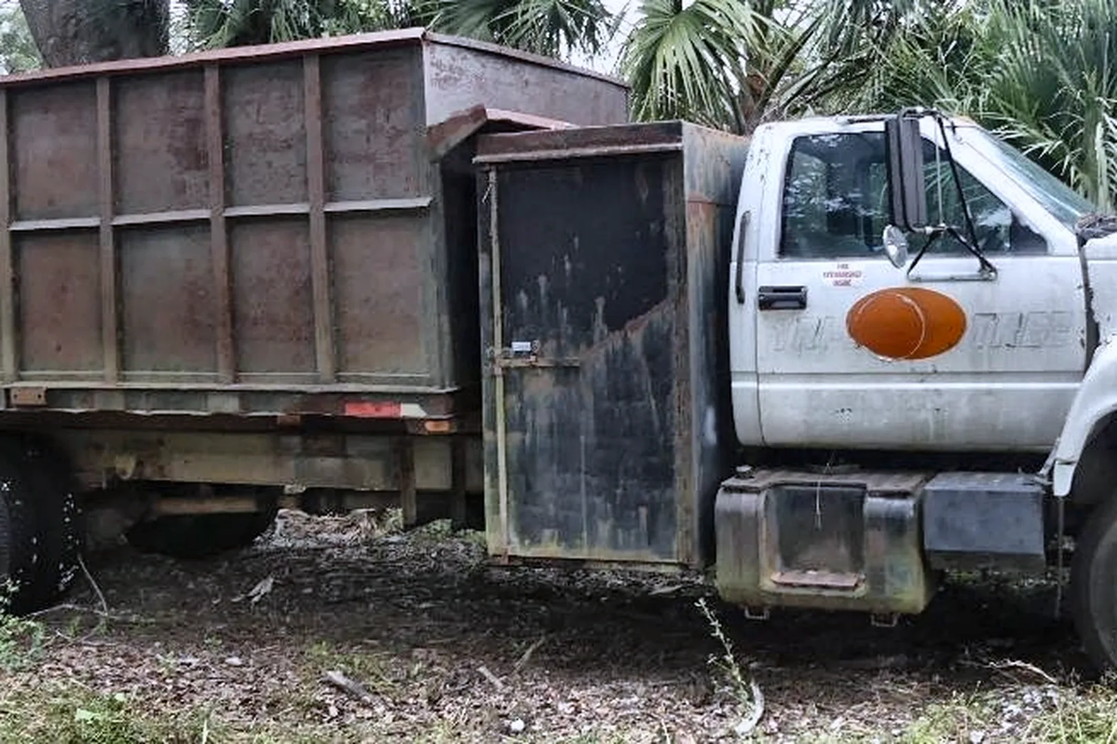 1993 GMC C - view 8 of 20