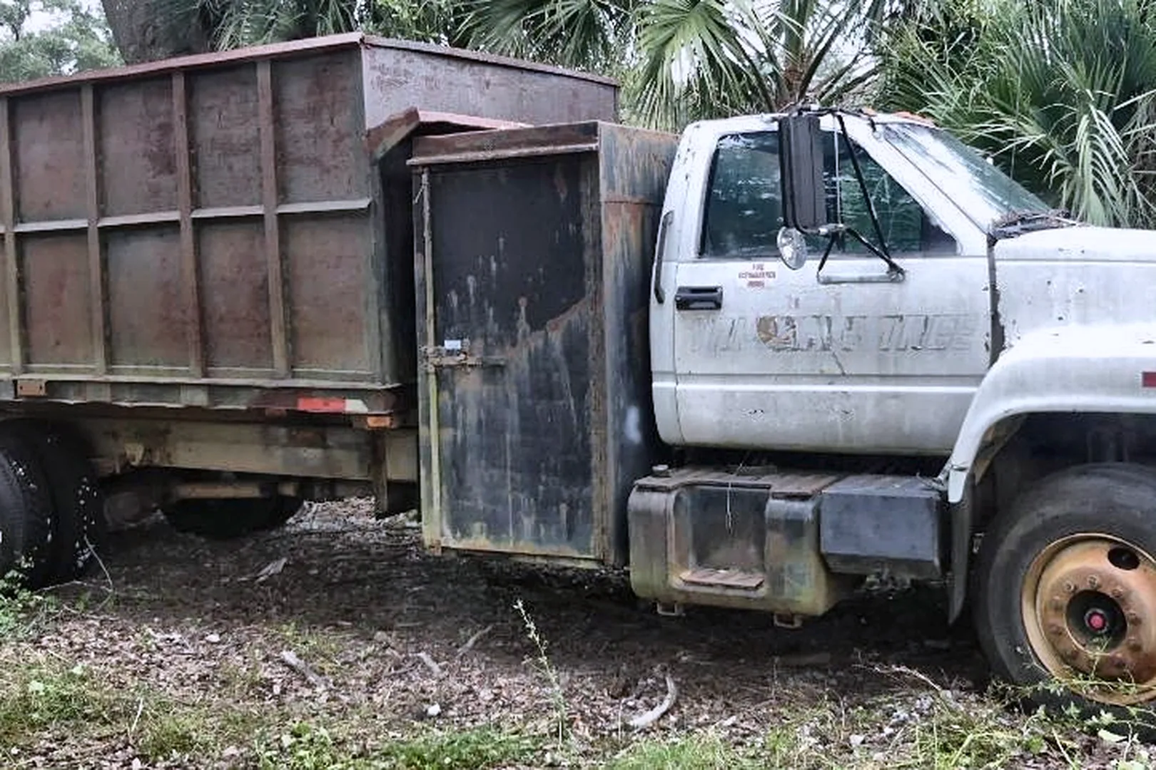 1993 GMC C - view 12 of 20