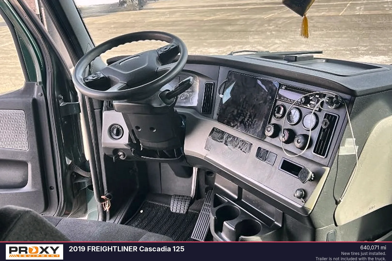 2019 FREIGHTLINER Cascadia 125 - view 3 of 13