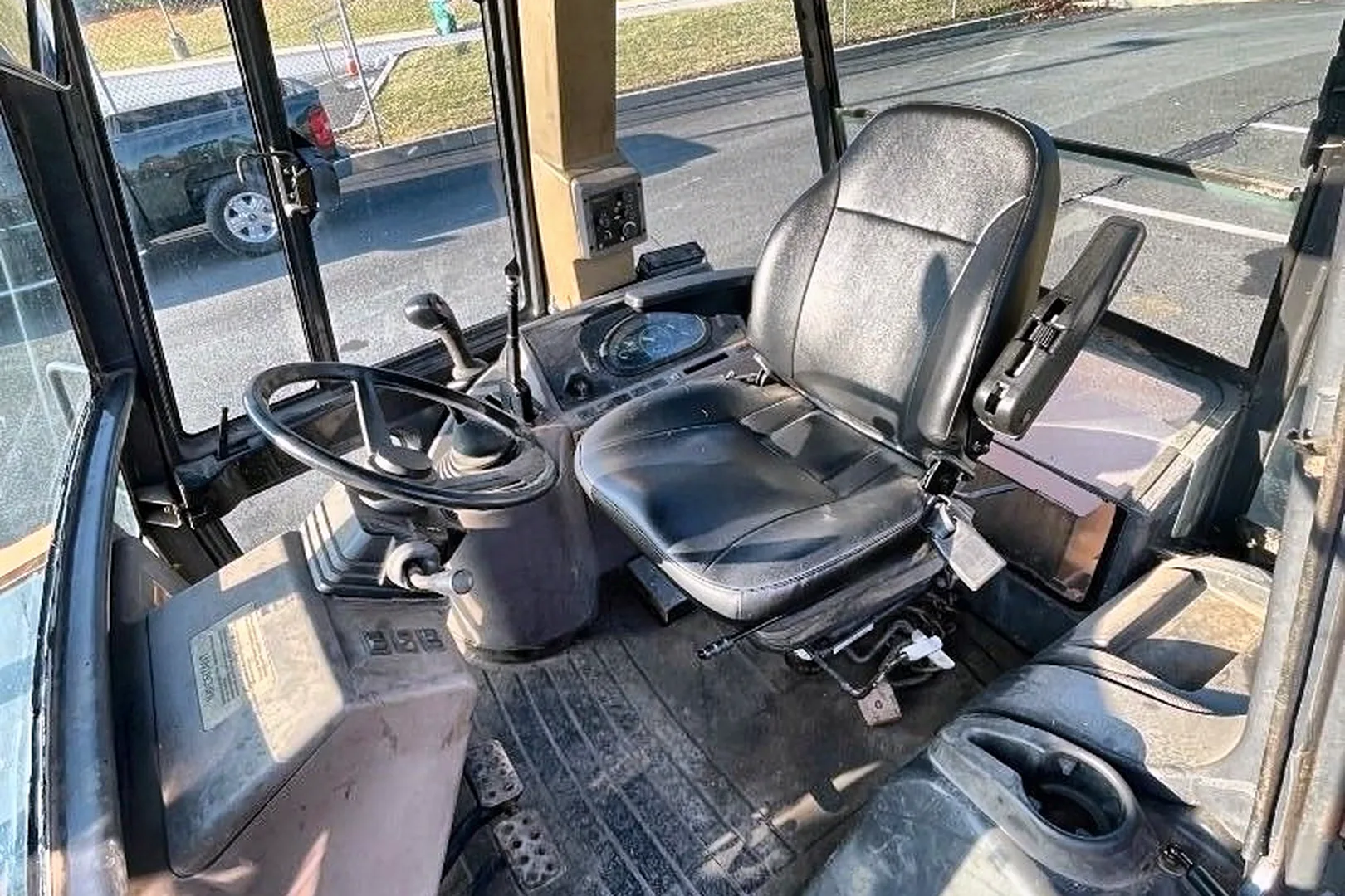 2003 CASE 570M XT - view 16 of 35