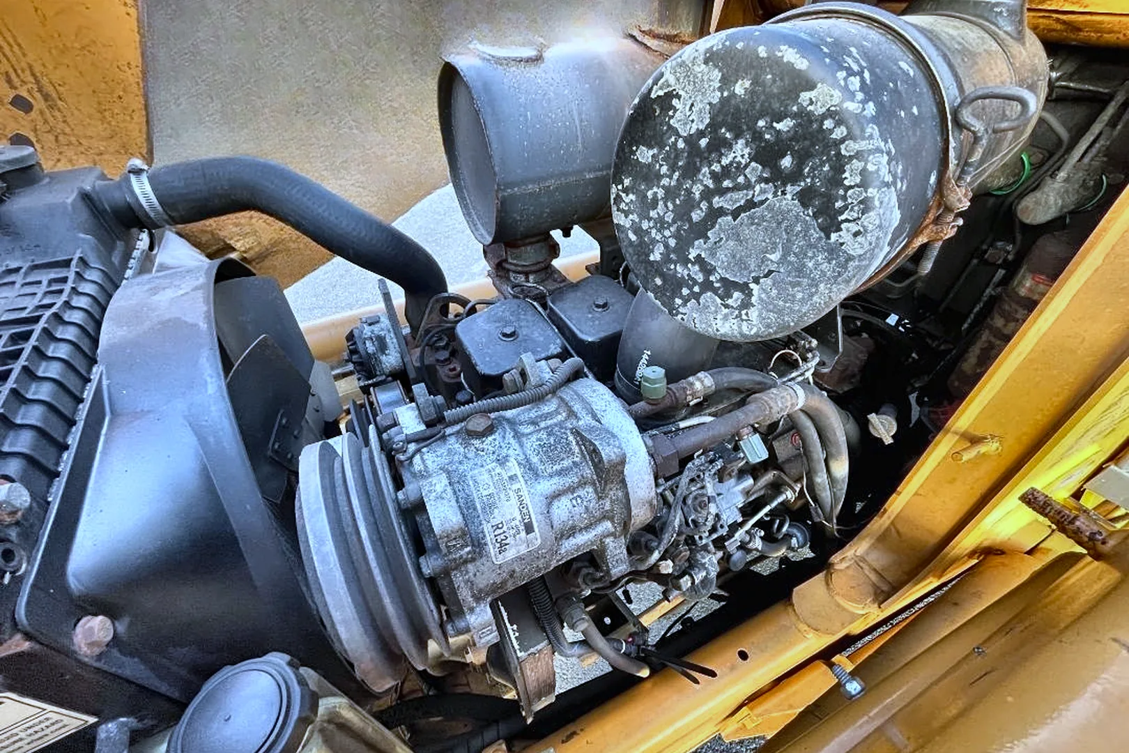 2003 CASE 570M XT - view 17 of 35