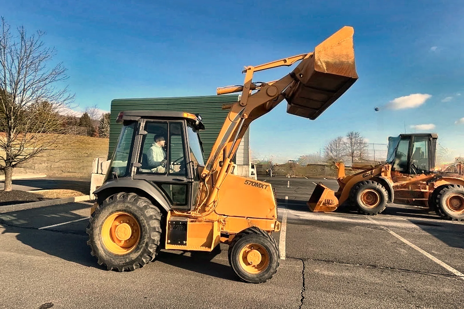 2003 CASE 570M XT - view 12 of 35