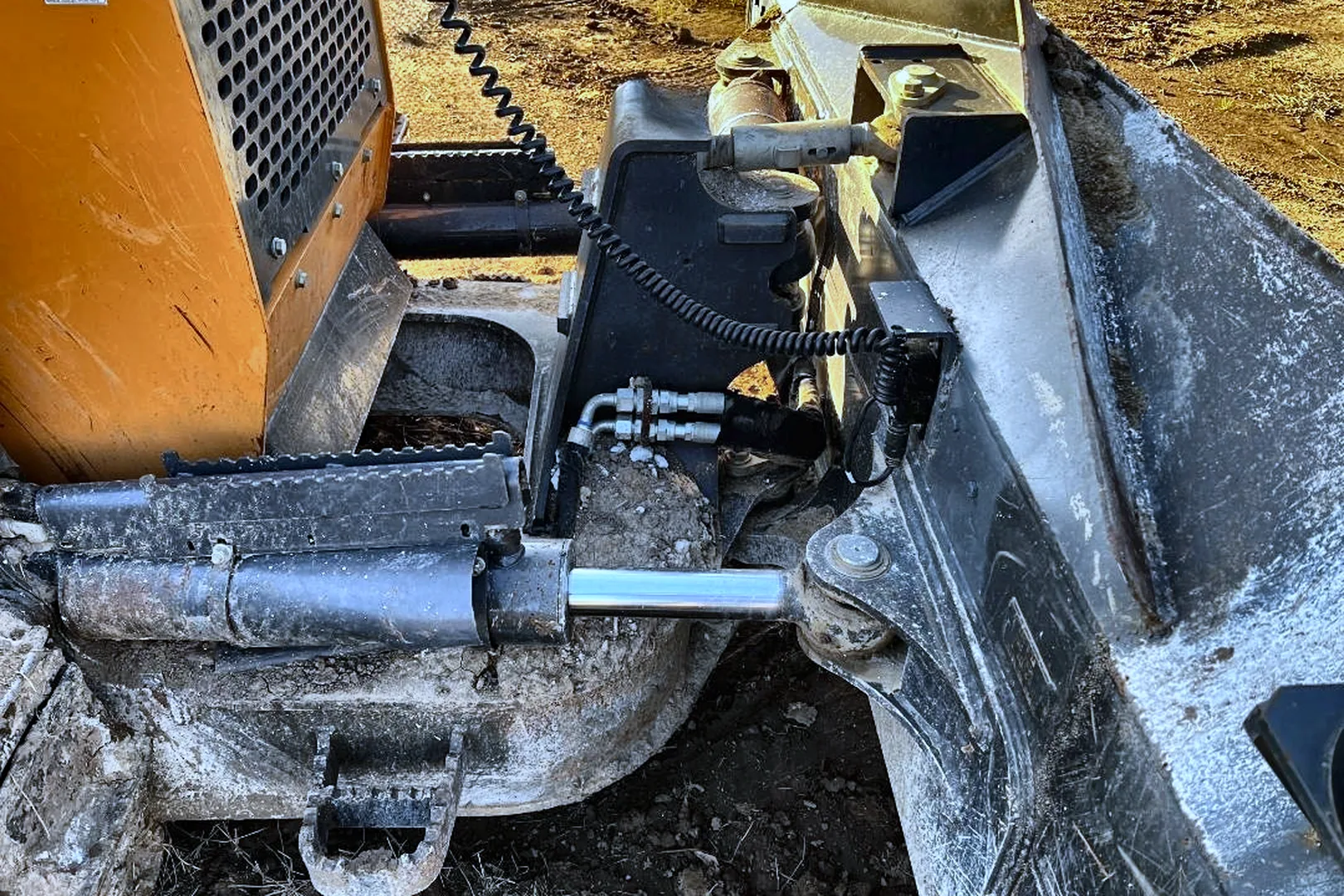 2020 CASE 1150M LT - view 6 of 23