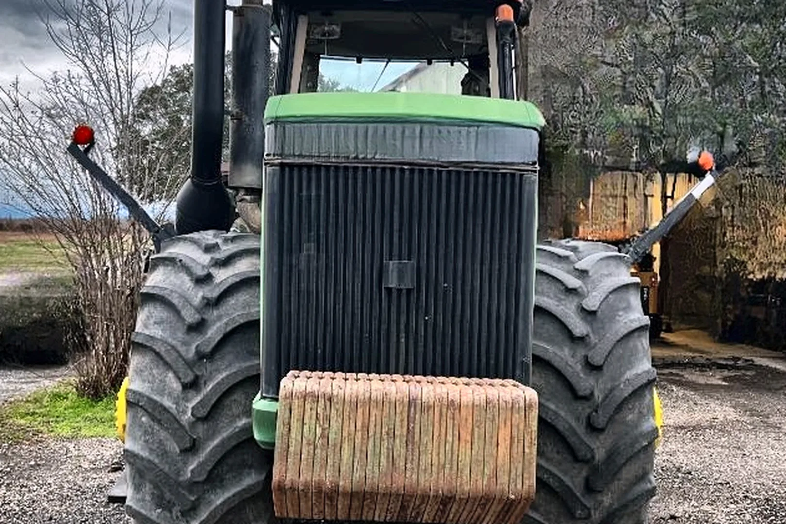 2005 DEERE 9520 - view 8 of 17