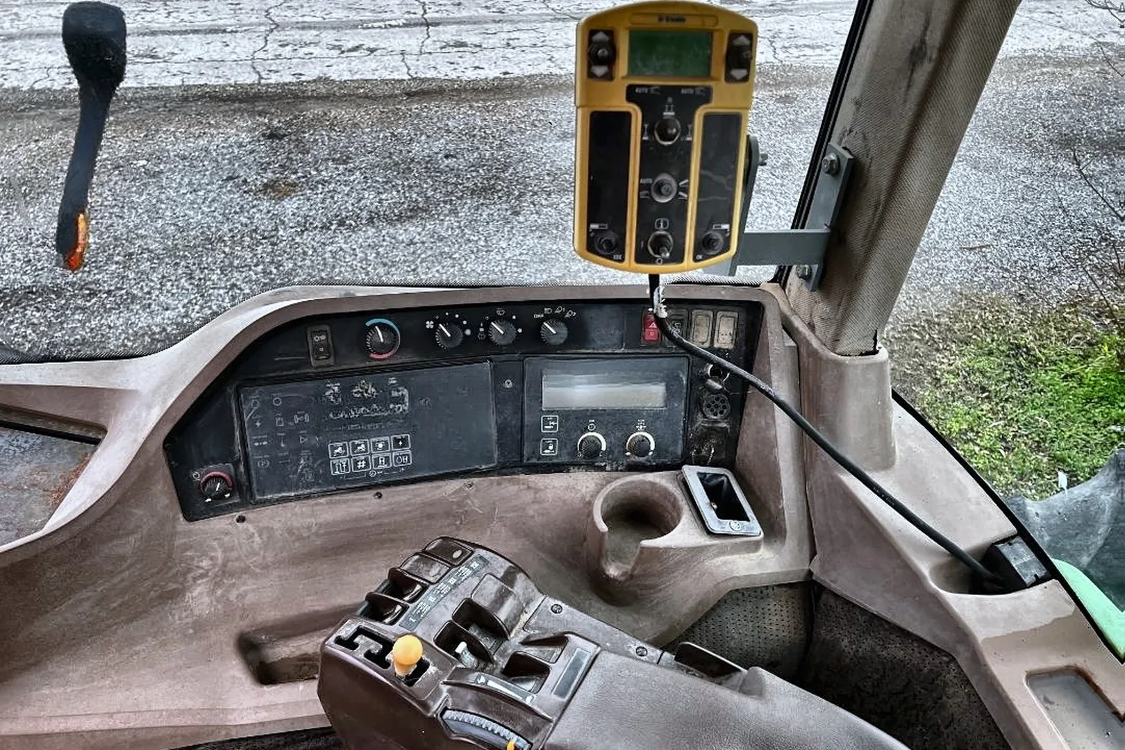 2005 DEERE 9520 - view 16 of 17