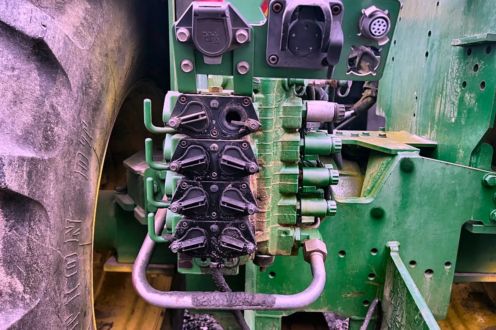 2005 DEERE 9520 - view 10 of 17