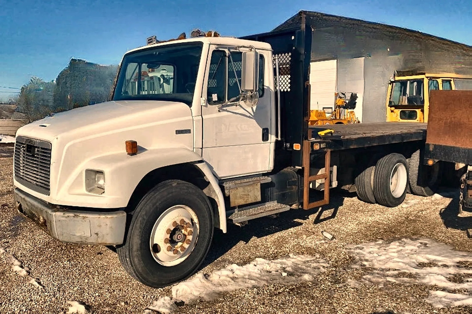 1995 FREIGHTLINER FL80 - view 9 of 31