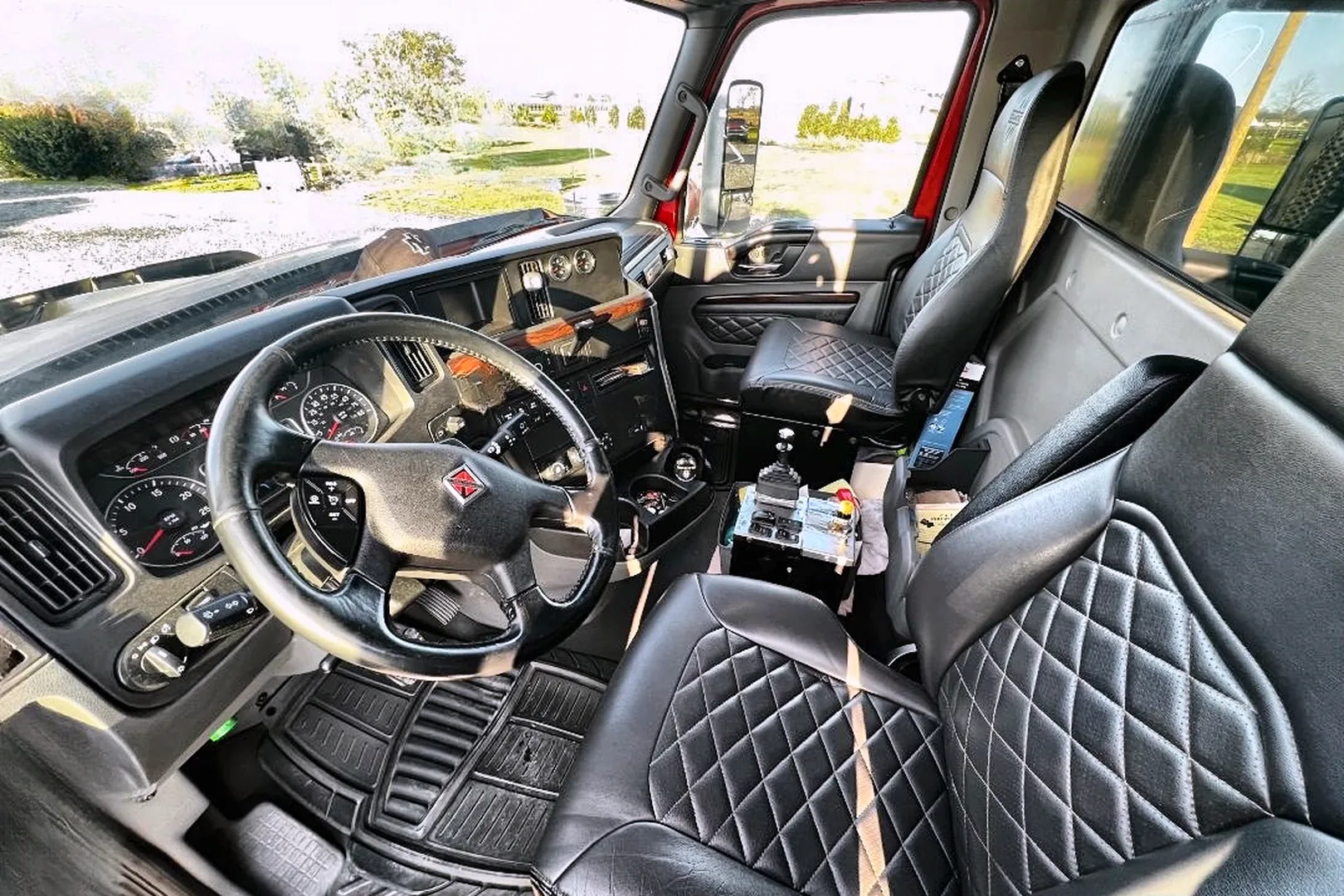 2022 INTERNATIONAL HX 620 - view 14 of 16