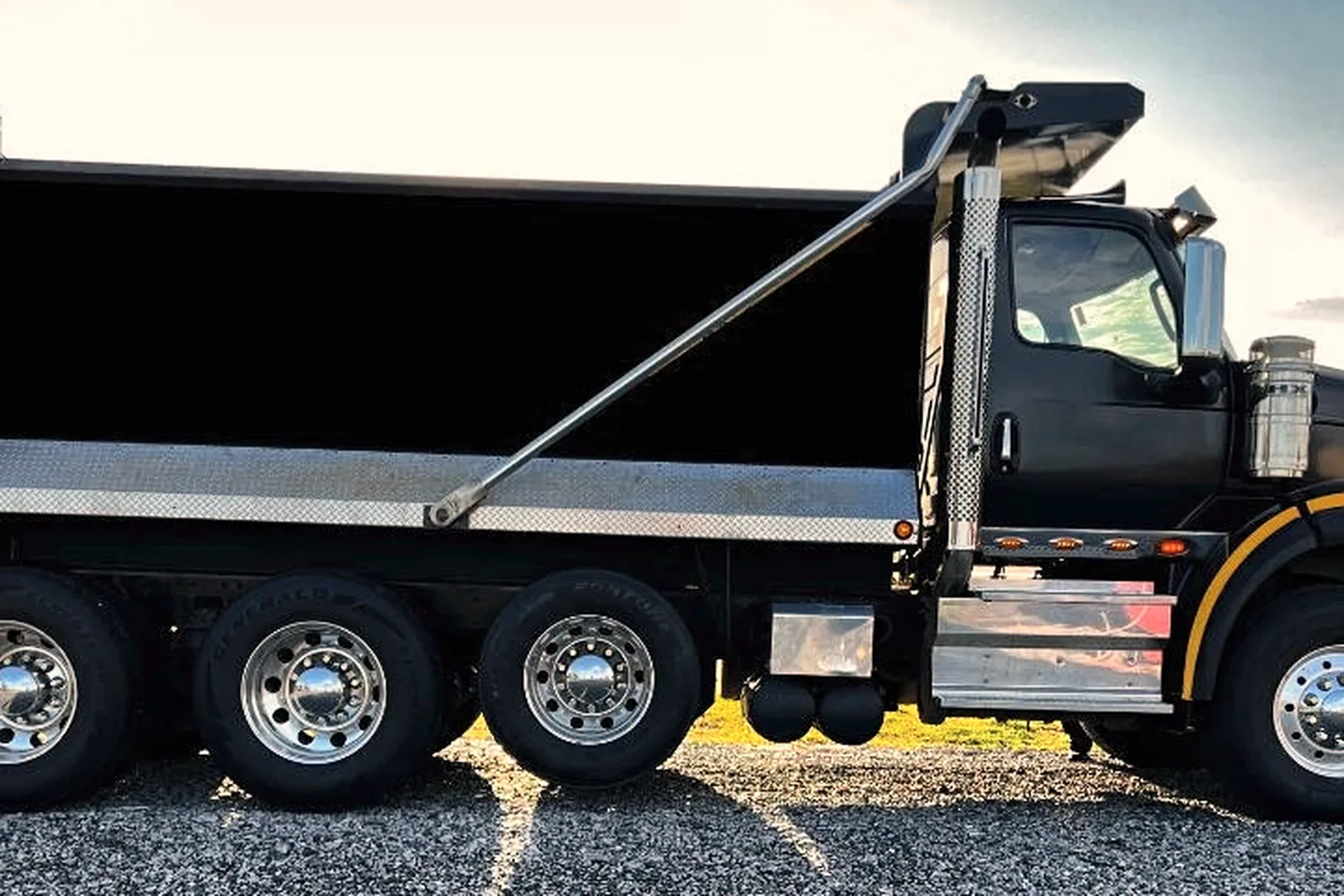 2022 INTERNATIONAL HX 620 - view 7 of 16