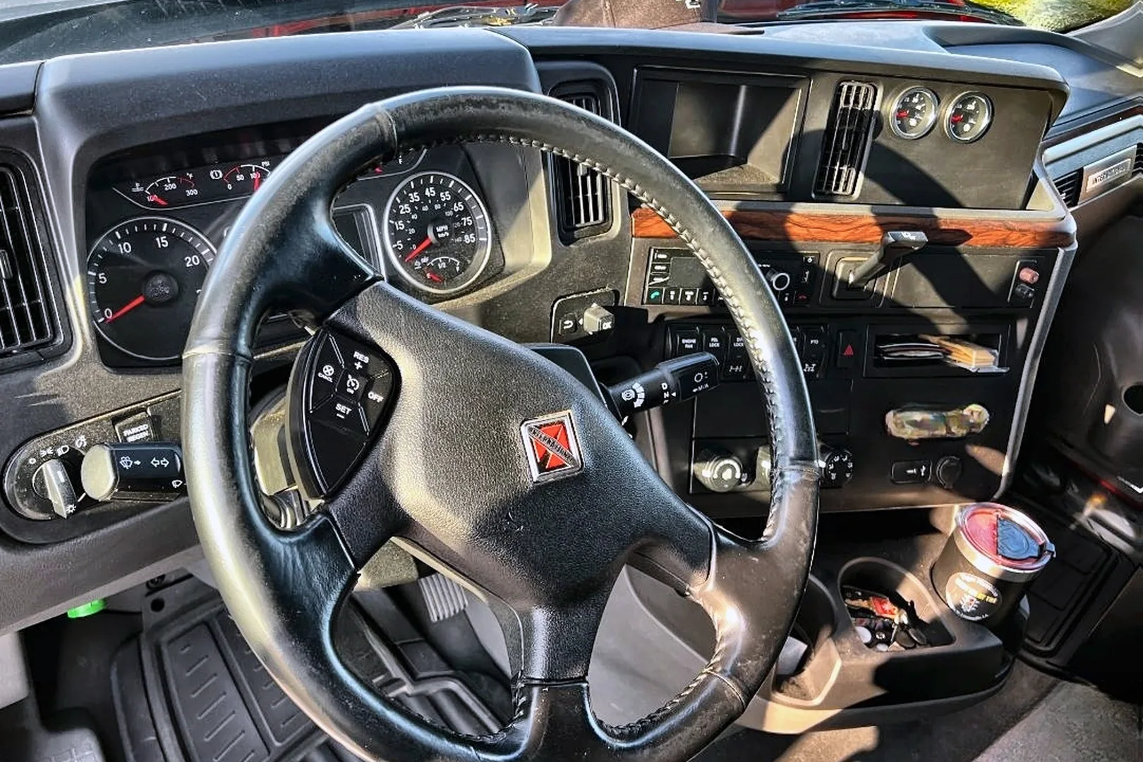 2022 INTERNATIONAL HX 620 - view 15 of 16