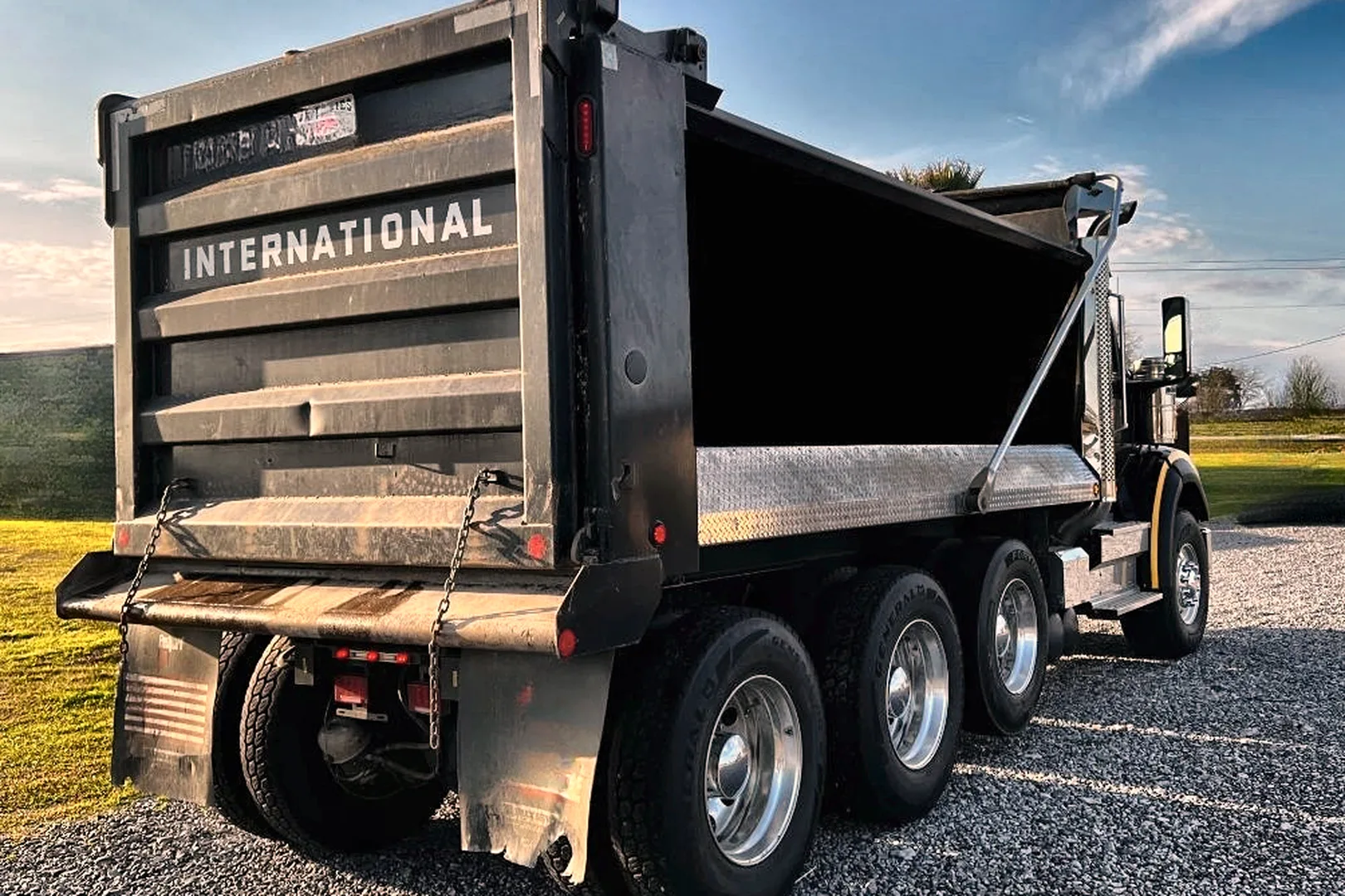 2022 INTERNATIONAL HX 620 - view 9 of 16