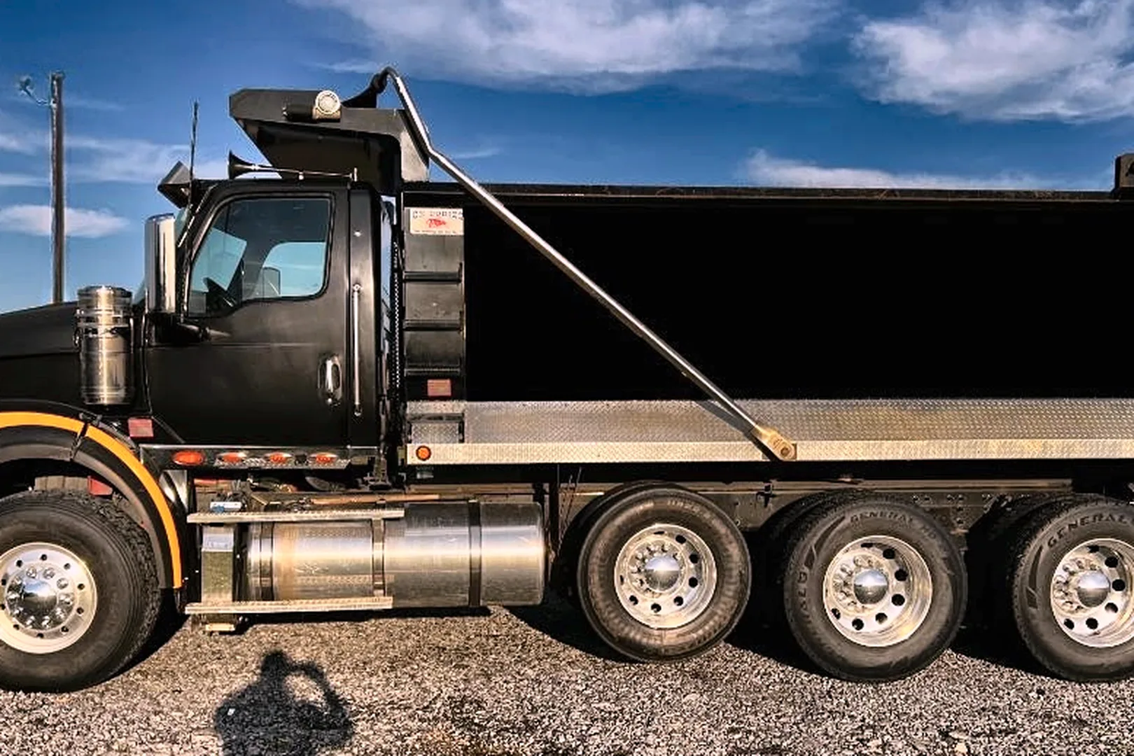 2022 INTERNATIONAL HX 620 - view 12 of 16