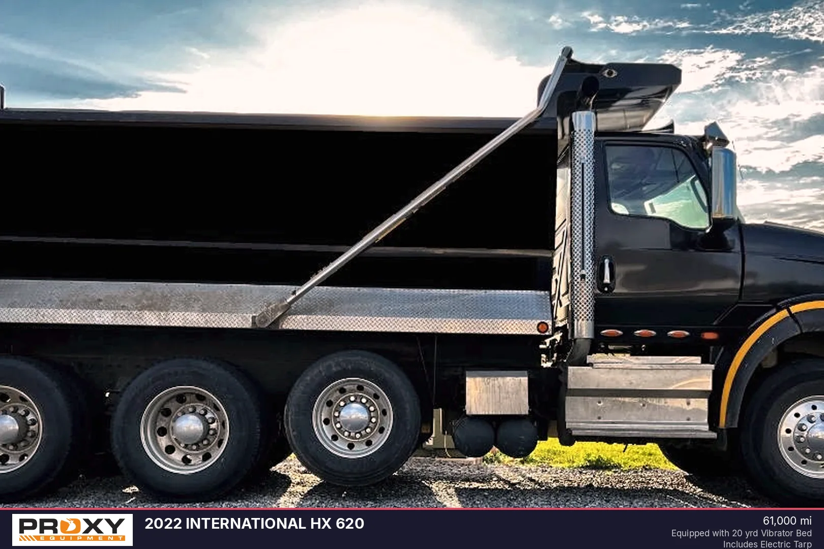 2022 INTERNATIONAL HX 620 - view 1 of 18