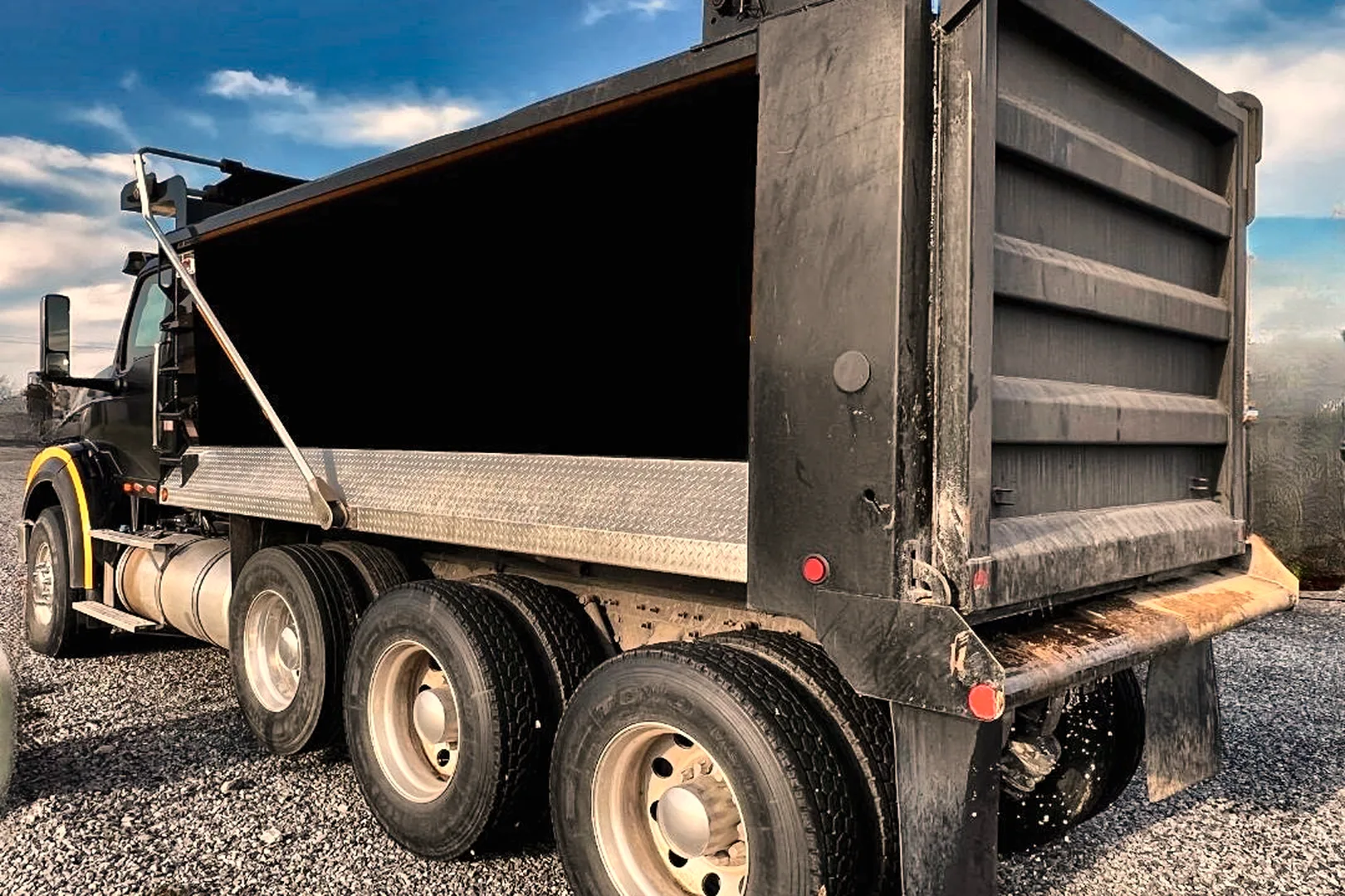 2022 INTERNATIONAL HX 620 - view 9 of 18