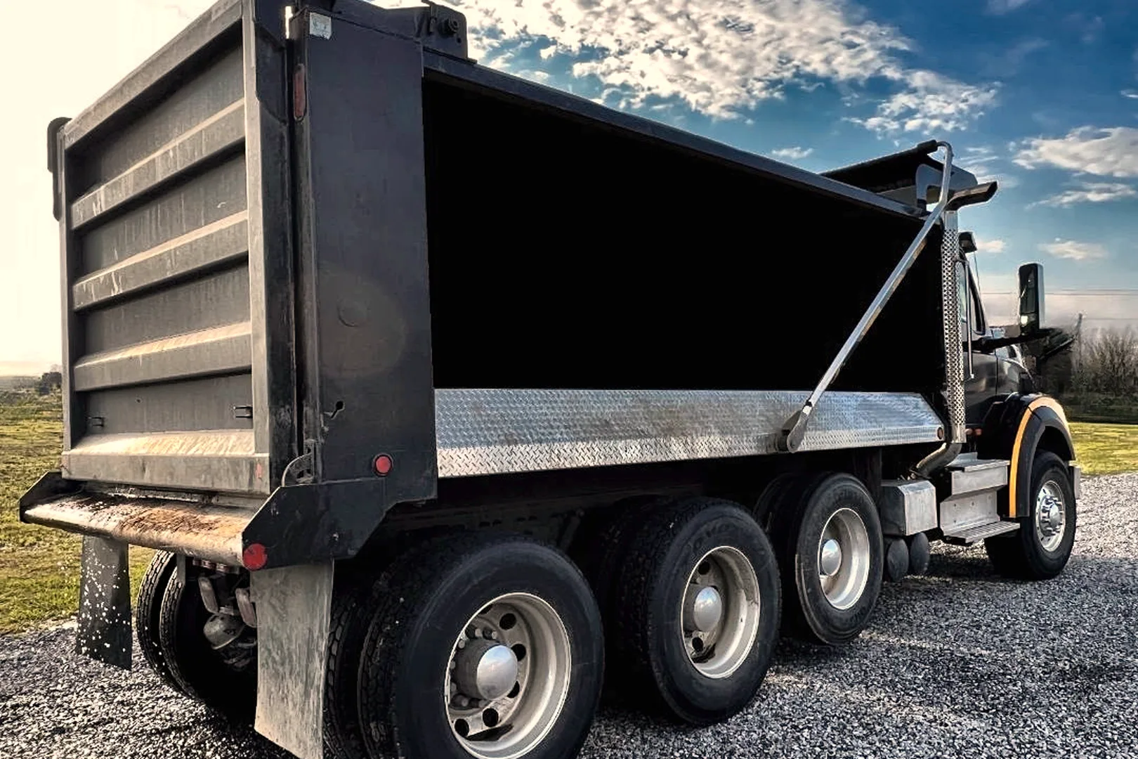 2022 INTERNATIONAL HX 620 - view 10 of 18