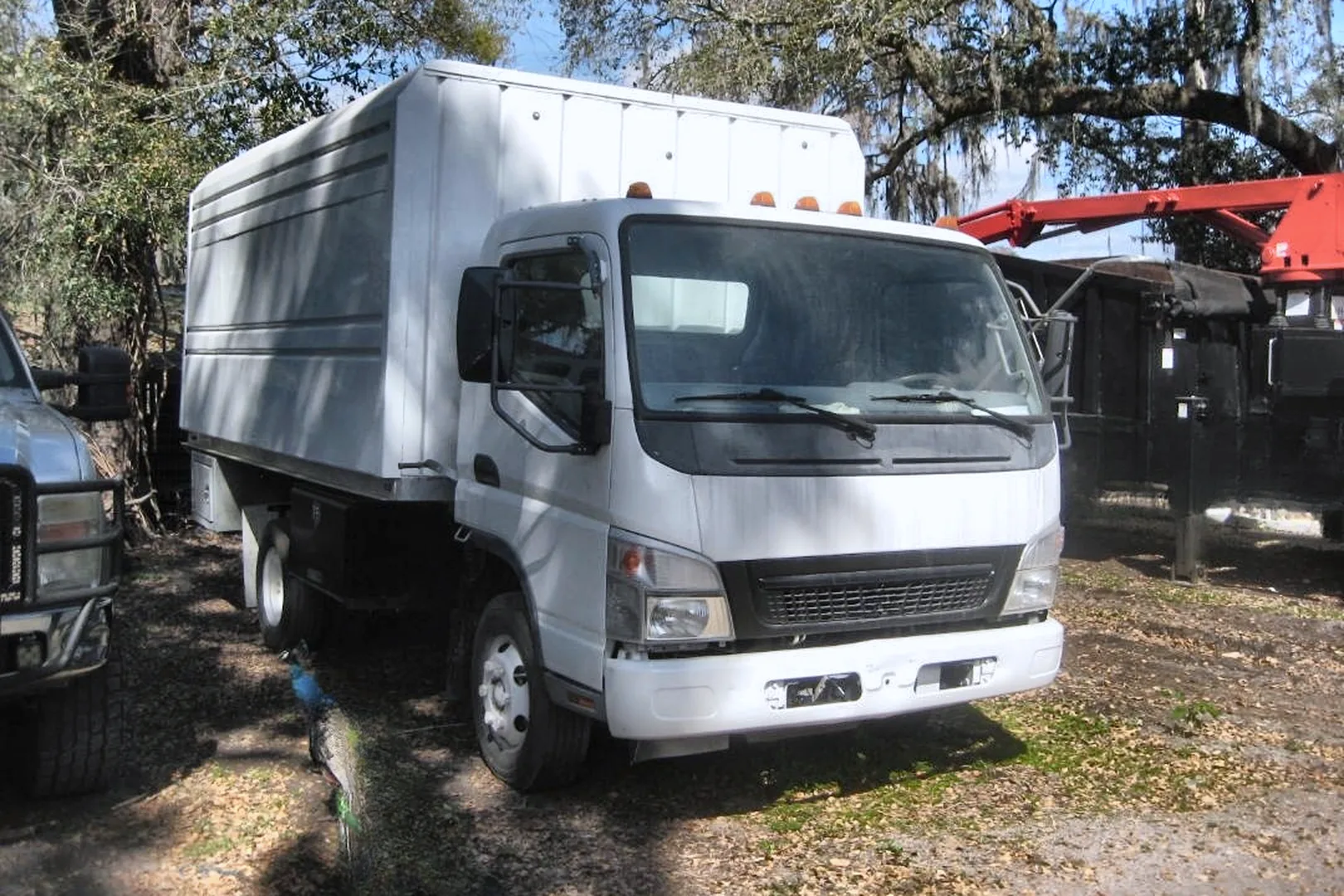 2010 MITSUBISHI FE 145 - view 8 of 14