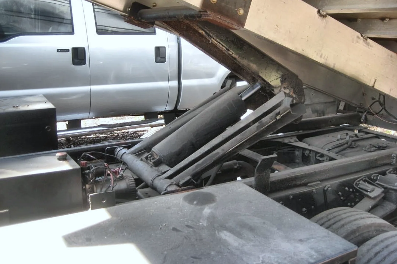 2010 MITSUBISHI FE 145 - view 9 of 14