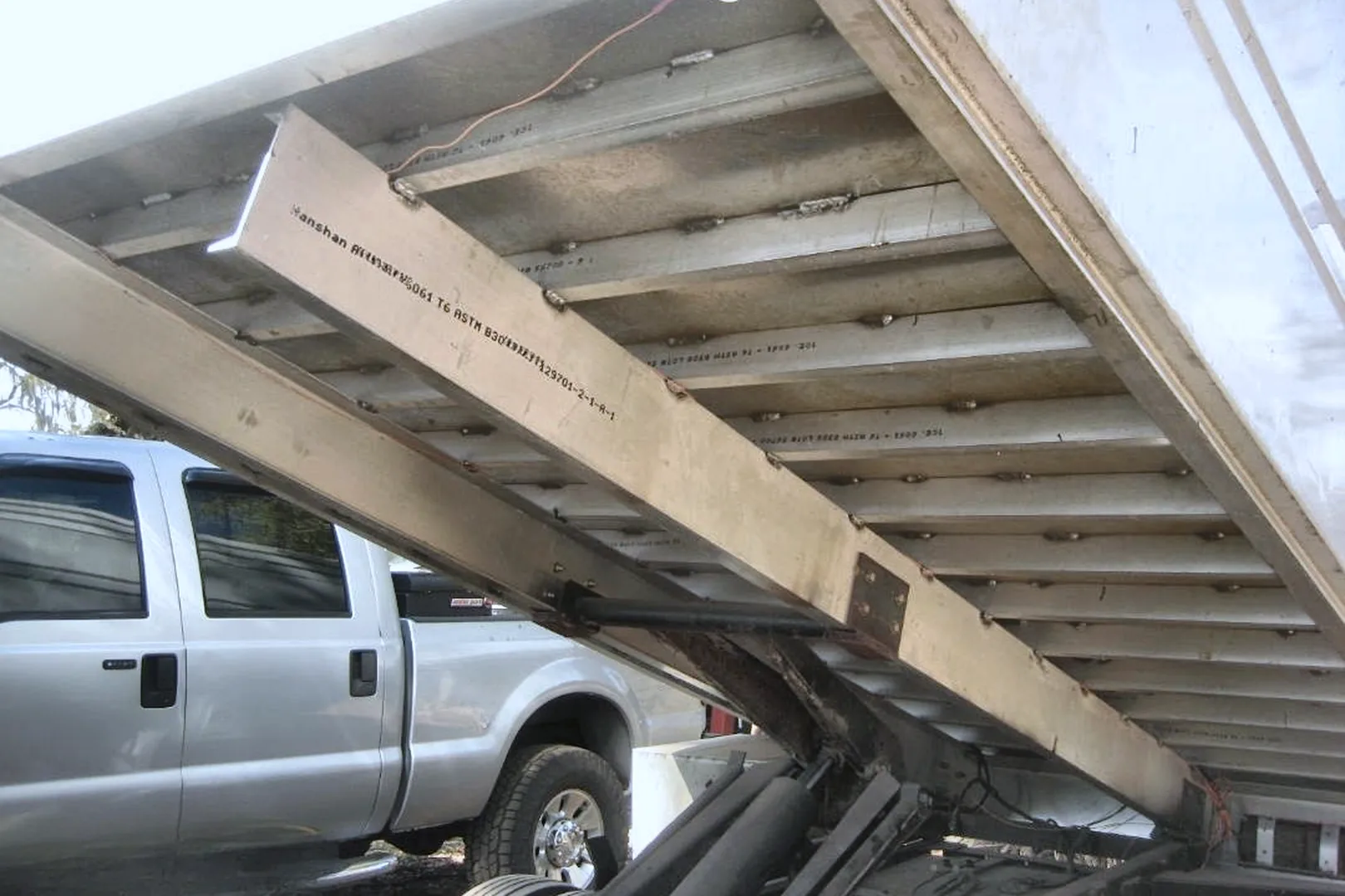 2010 MITSUBISHI FE 145 - view 13 of 14