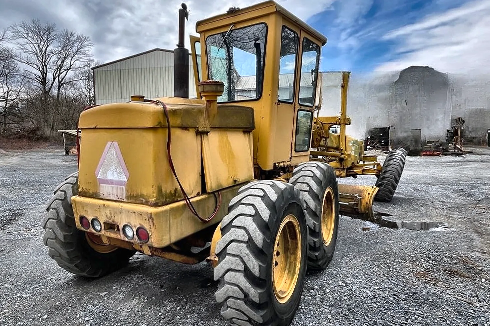 1979 DEERE 570A - view 9 of 35