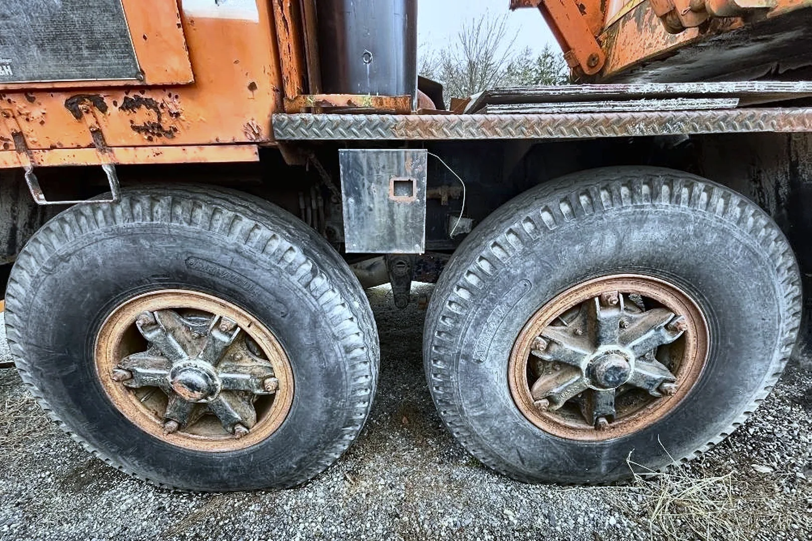1977 P & H 790TC 90-Ton Crane - view 6 of 35