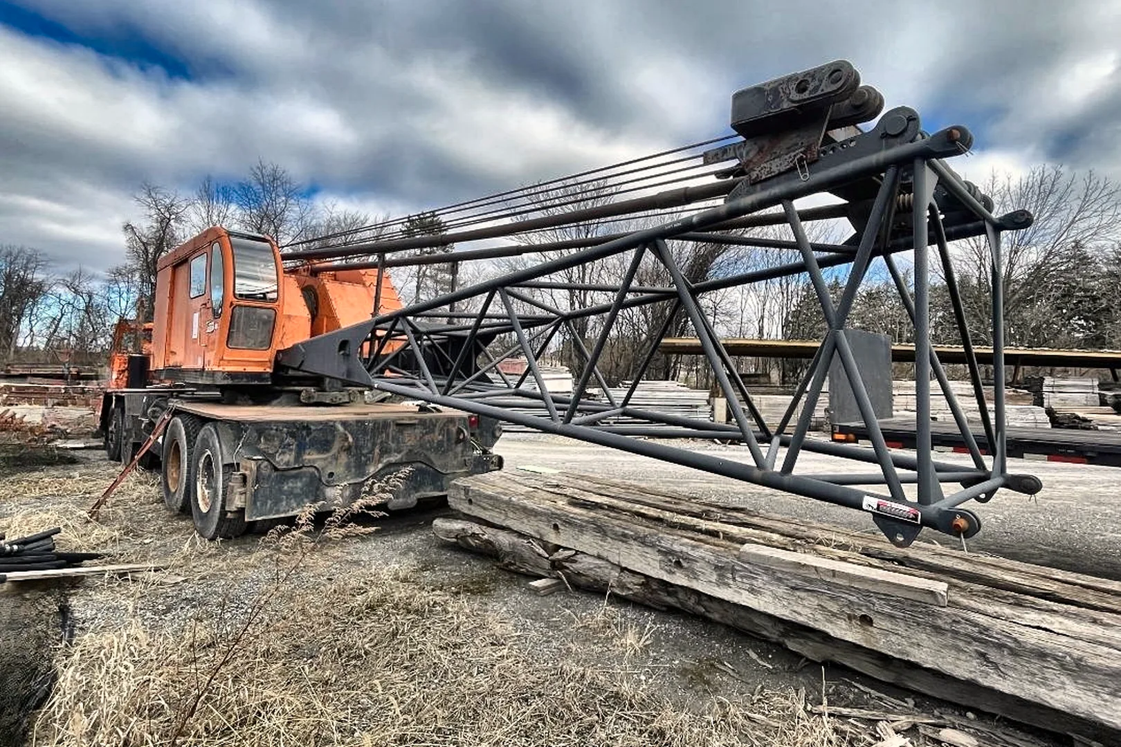 1977 P & H 790TC 90-Ton Crane - view 12 of 35