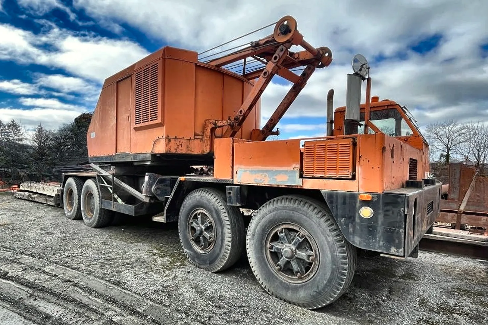 1977 P & H 790TC 90-Ton Crane - view 13 of 35