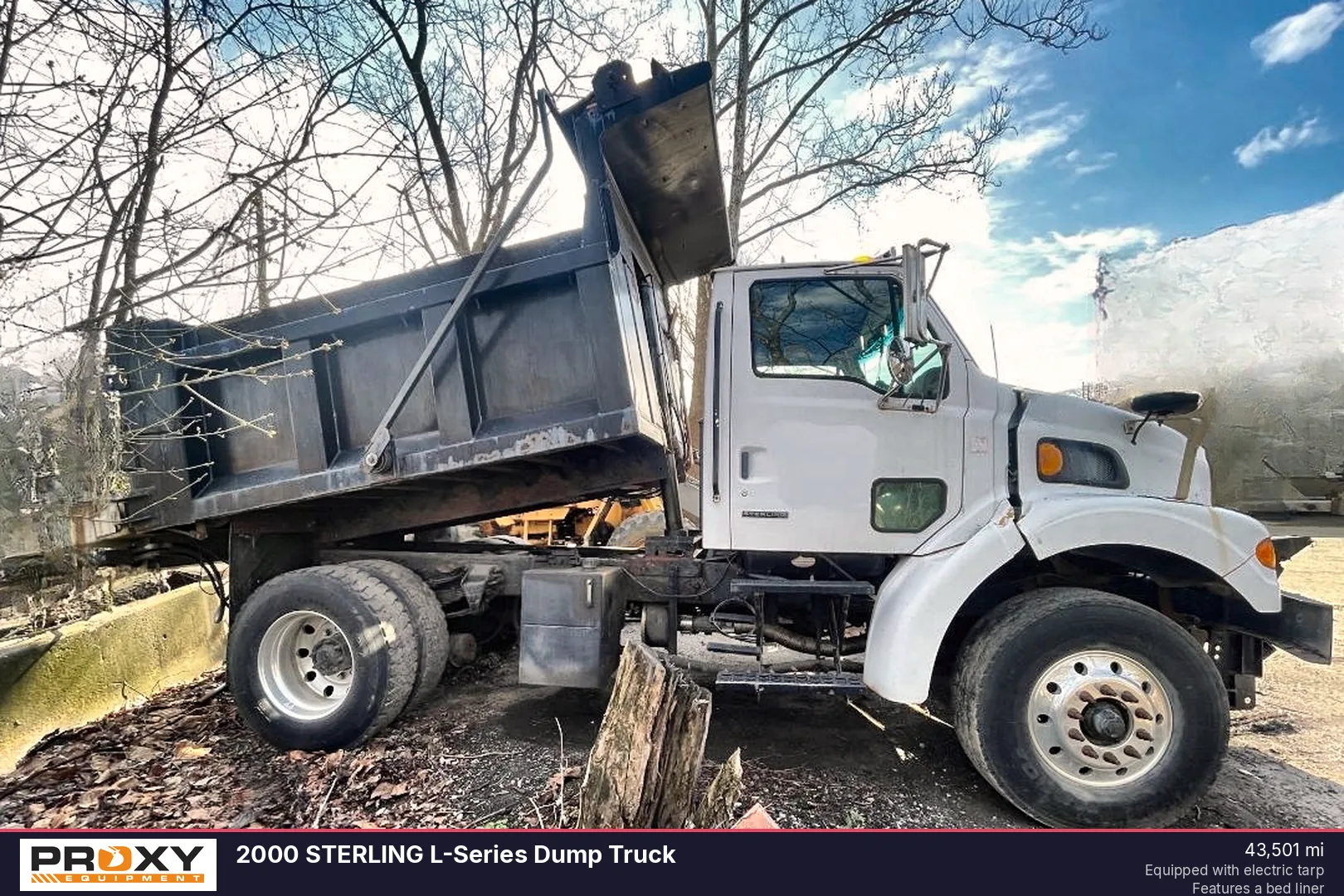 2000 STERLING L-Series Dump Truck - view 2 of 29