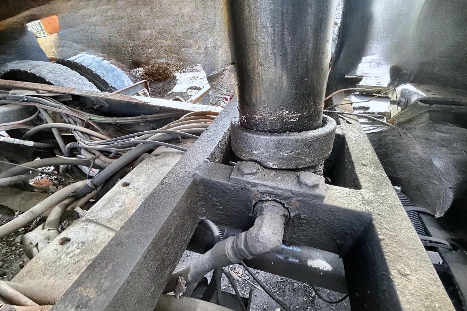 2000 STERLING L-Series Dump Truck - view 6 of 29