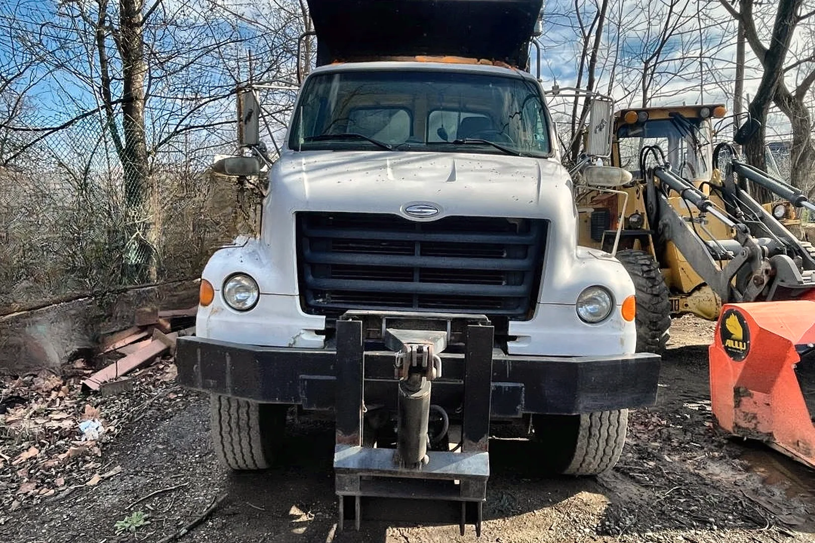 2000 STERLING L-Series Dump Truck - view 12 of 29