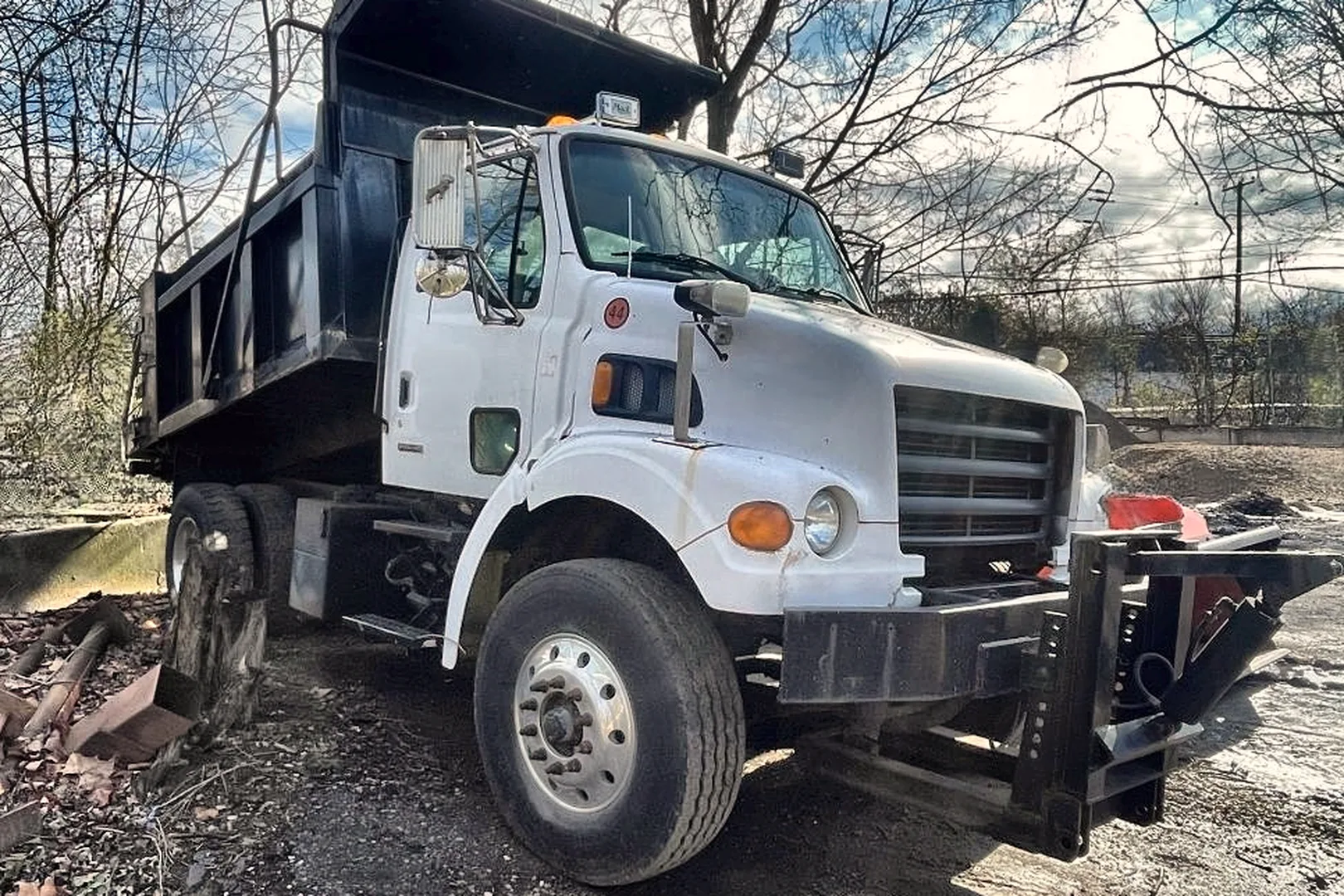 2000 STERLING L-Series Dump Truck - view 13 of 29