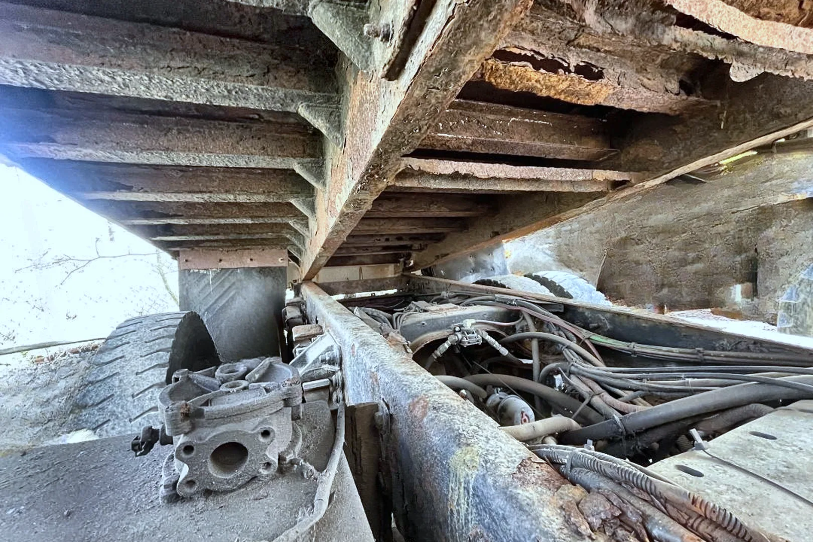 2000 STERLING L-Series Dump Truck - view 11 of 29