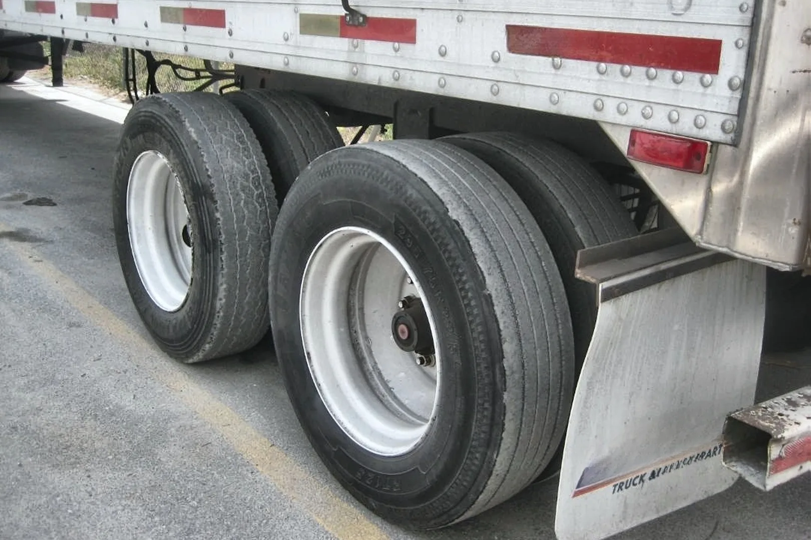 1998 UTILITY 48x102 - view 8 of 11