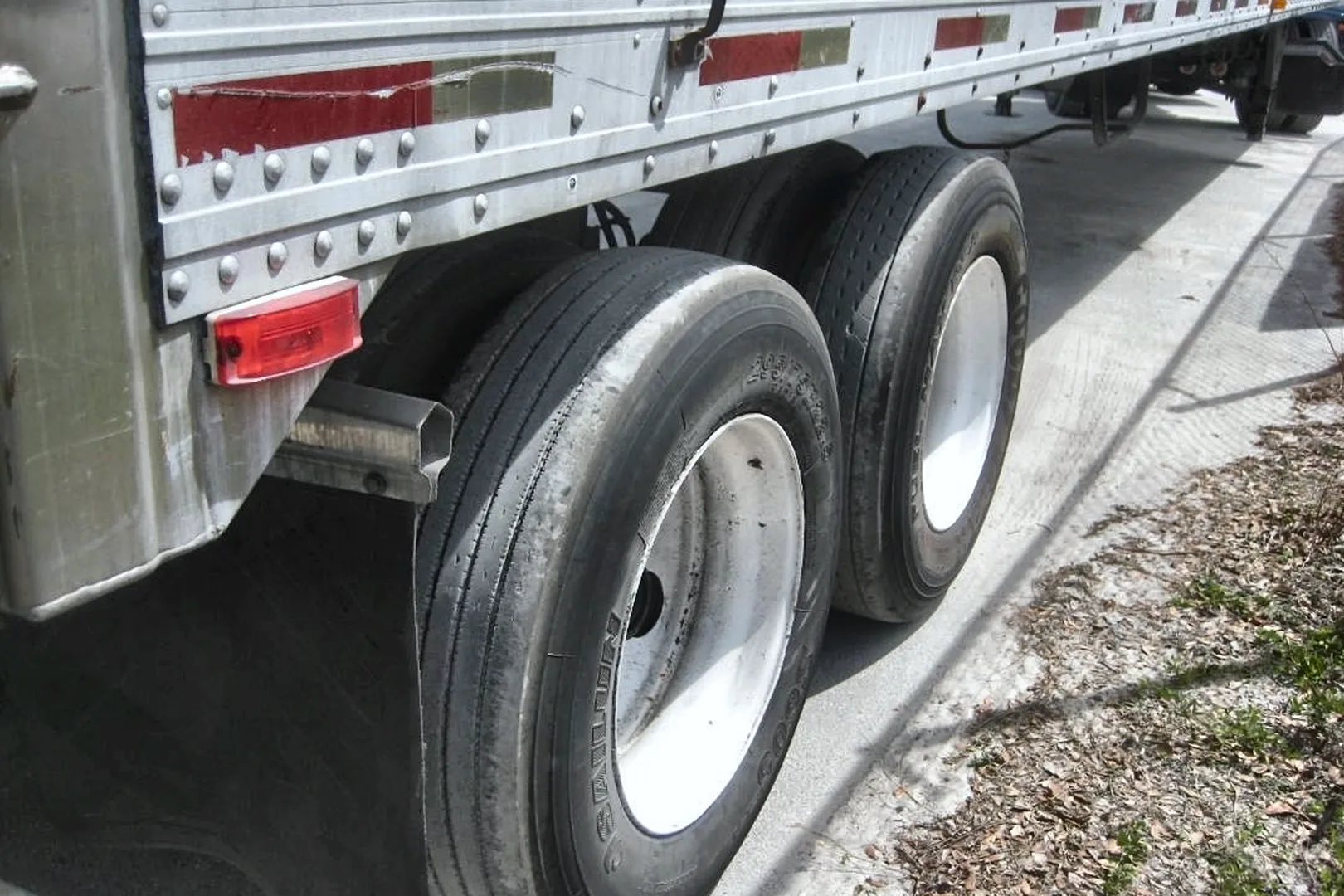 1998 UTILITY 48x102 - view 9 of 11