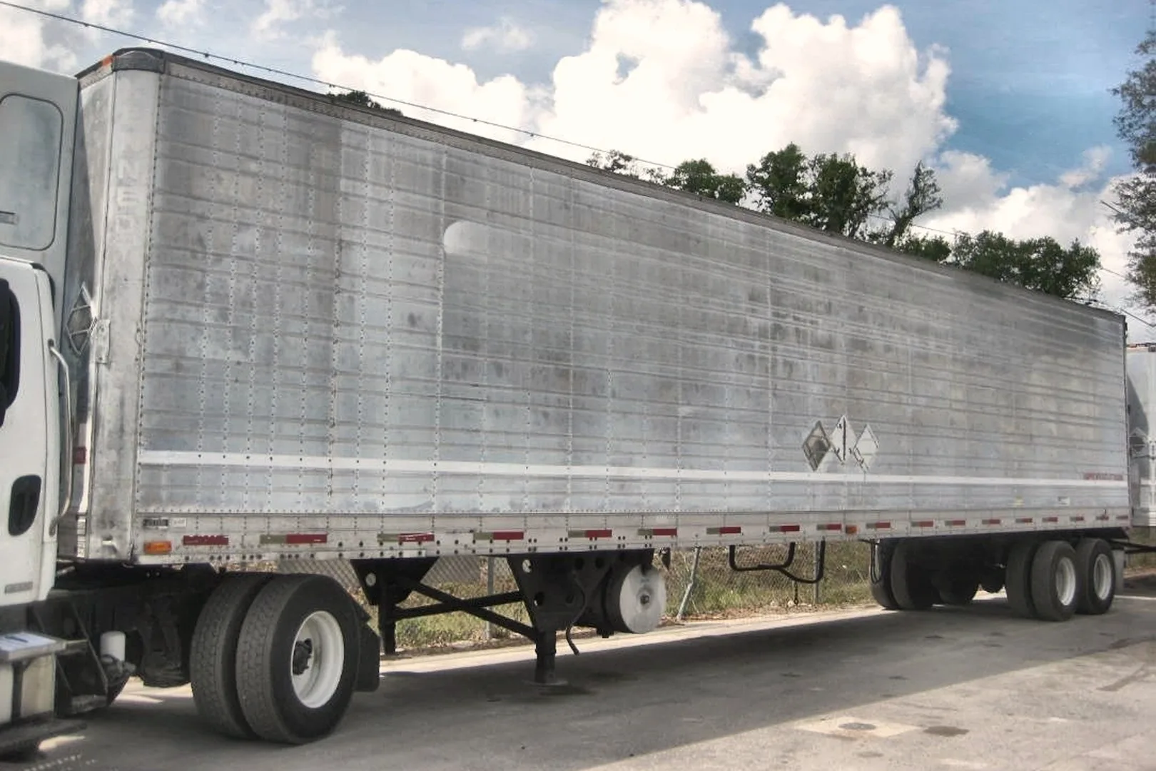 1998 UTILITY 48x102 - view 6 of 11