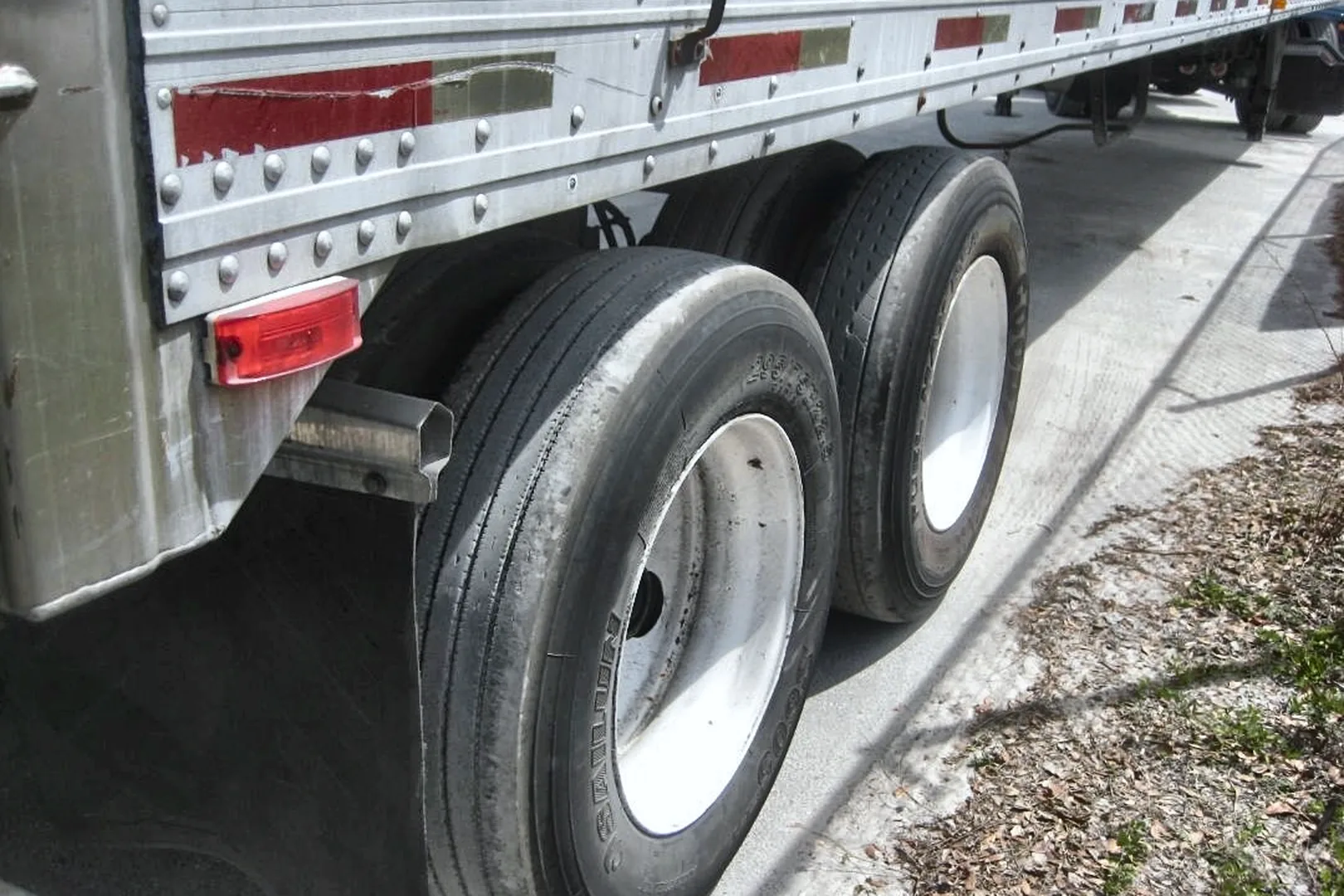 1998 UTILITY 48x102 - view 9 of 11