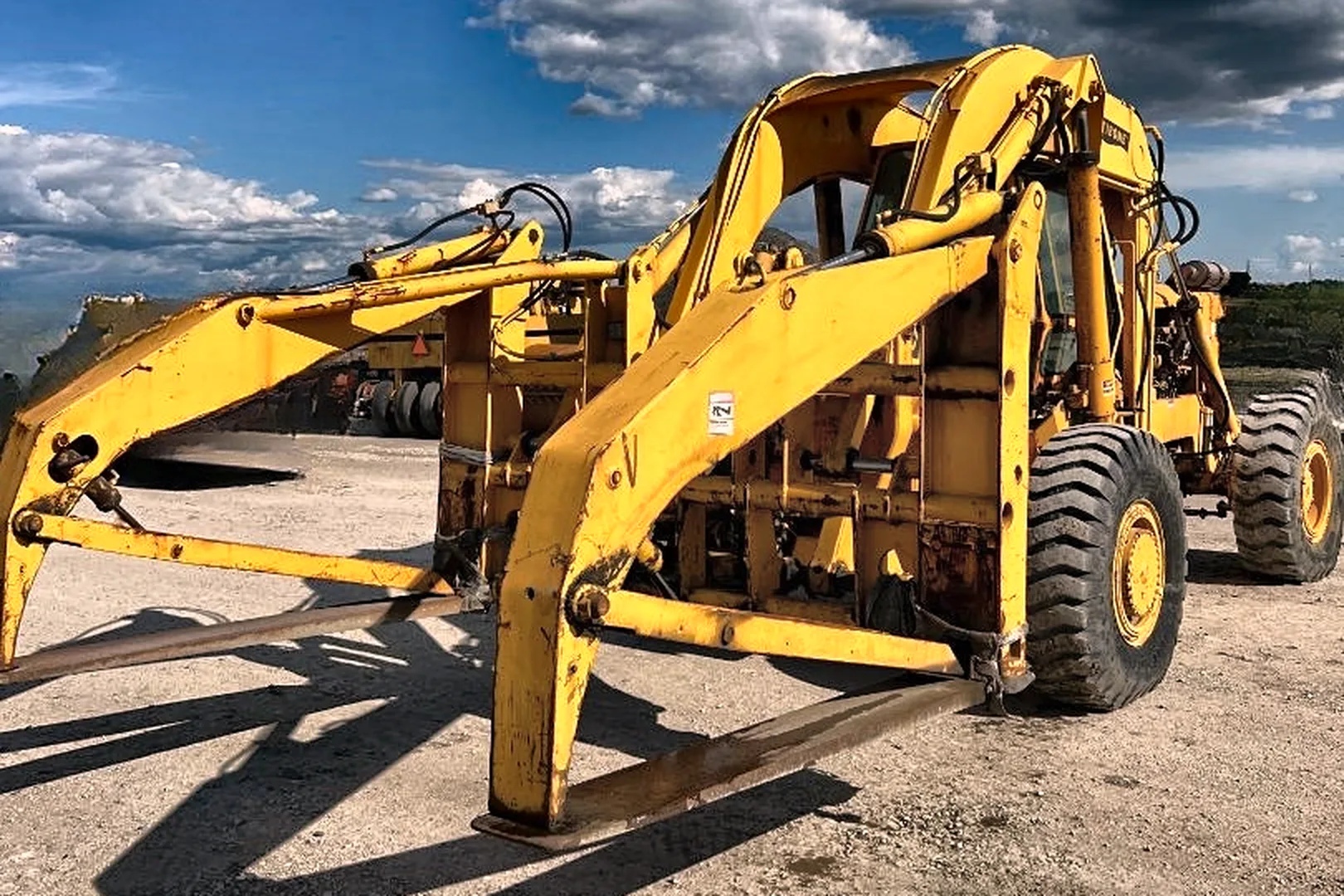 1997 PETTIBONE Cary Lift 204-G - view 7 of 14