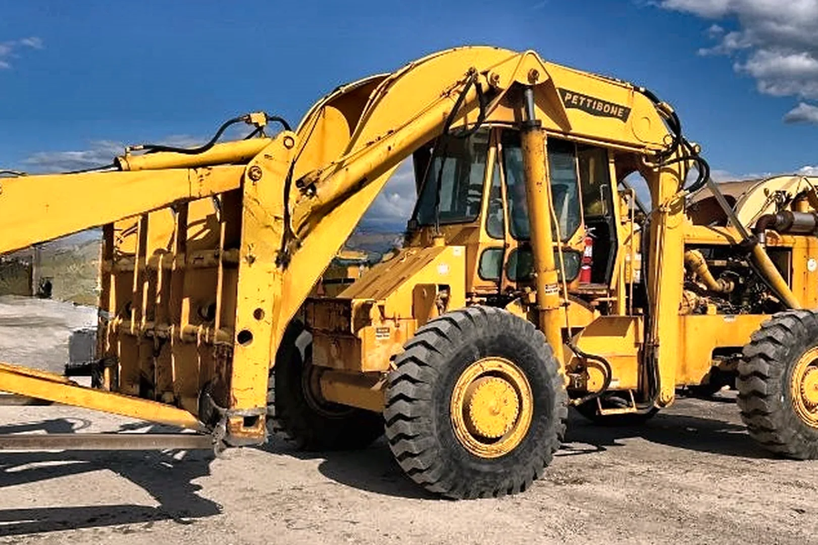 1997 PETTIBONE Cary Lift 204-G - view 12 of 14