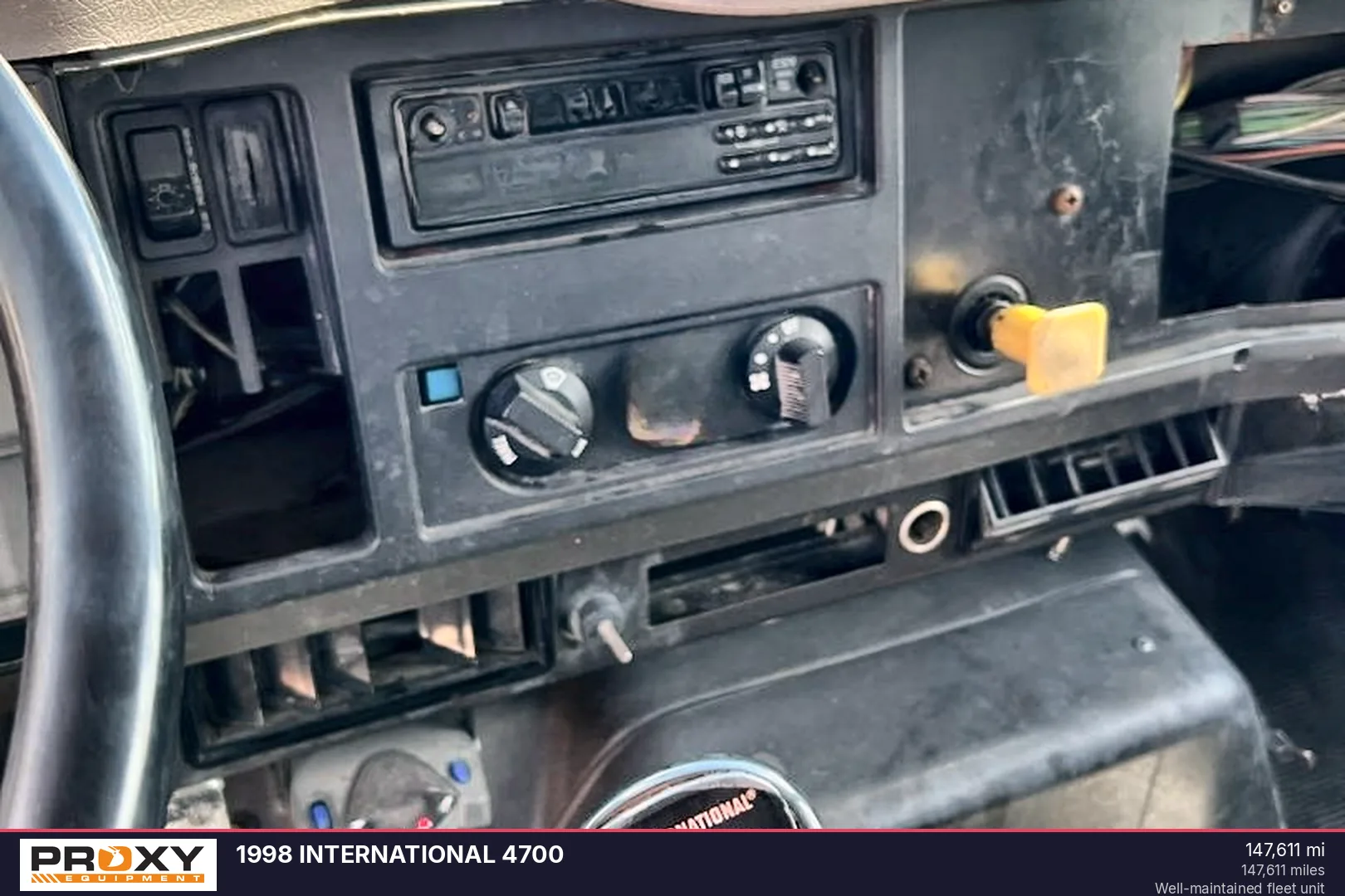 1998 INTERNATIONAL 4700 - view 3 of 13