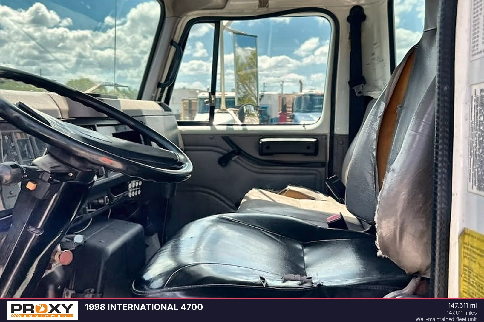 1998 INTERNATIONAL 4700 - view 5 of 13