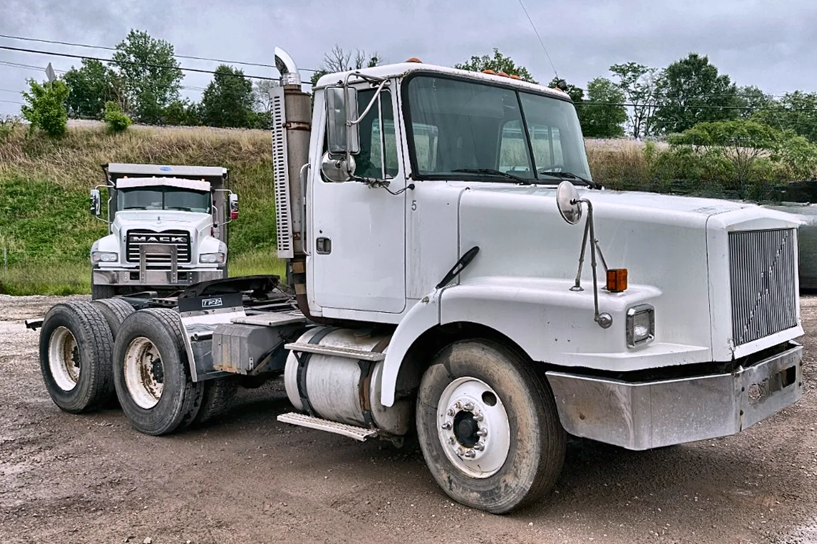 1996 VOLVO WG - view 6 of 33