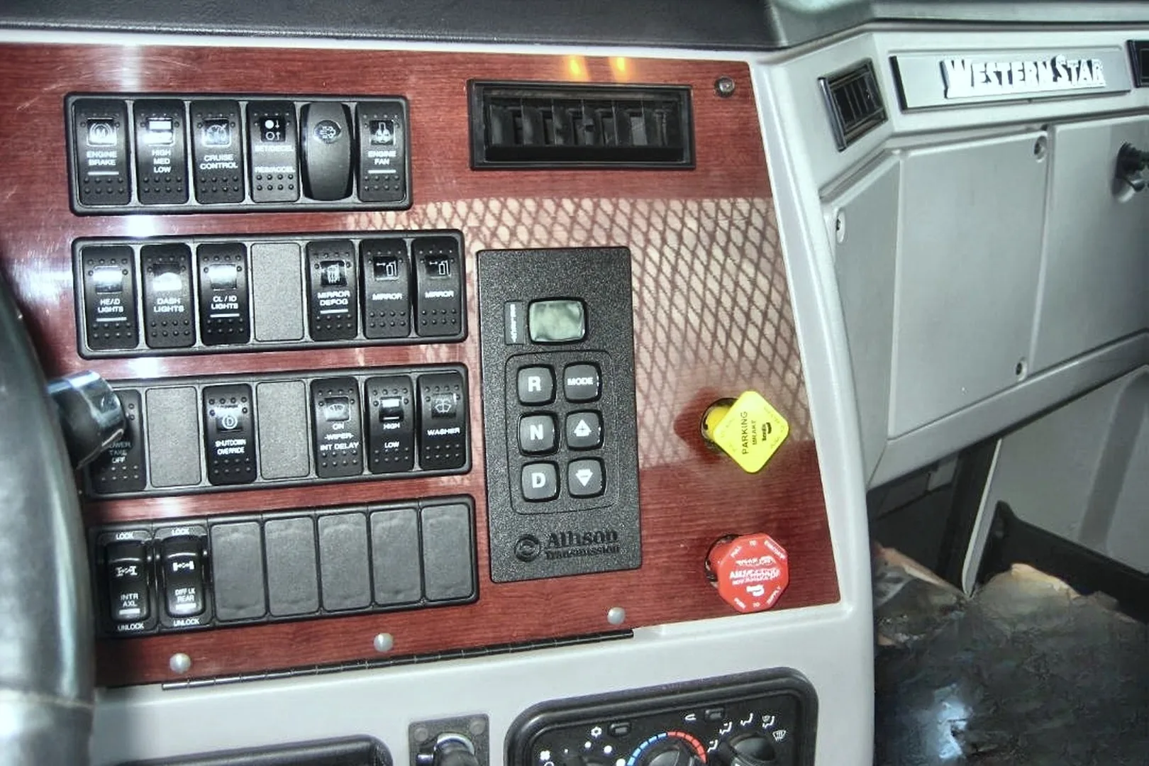 2019 WESTERN STAR 4700 SB - view 16 of 17