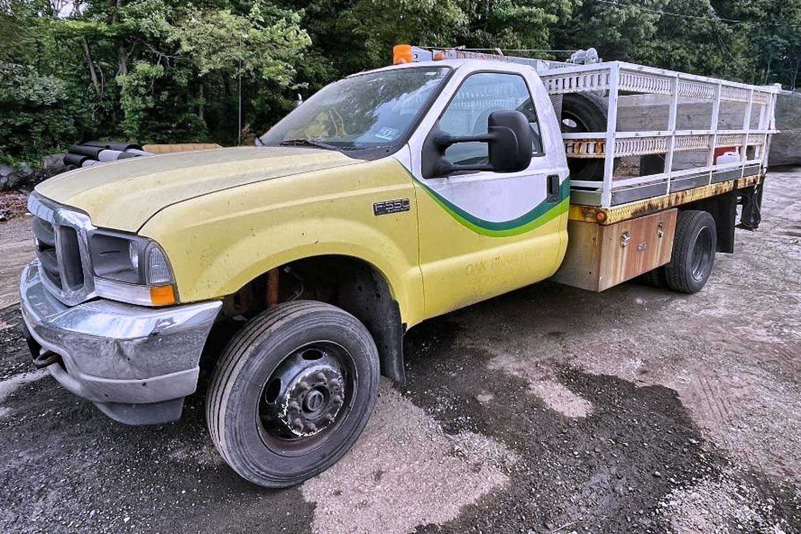 2003 FORD F-550 Service/Crane Truck - view 16 of 32