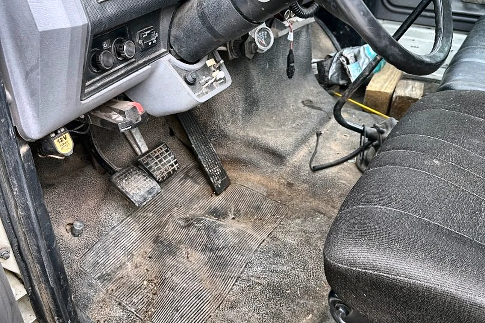 1995 FORD F800 - view 14 of 42