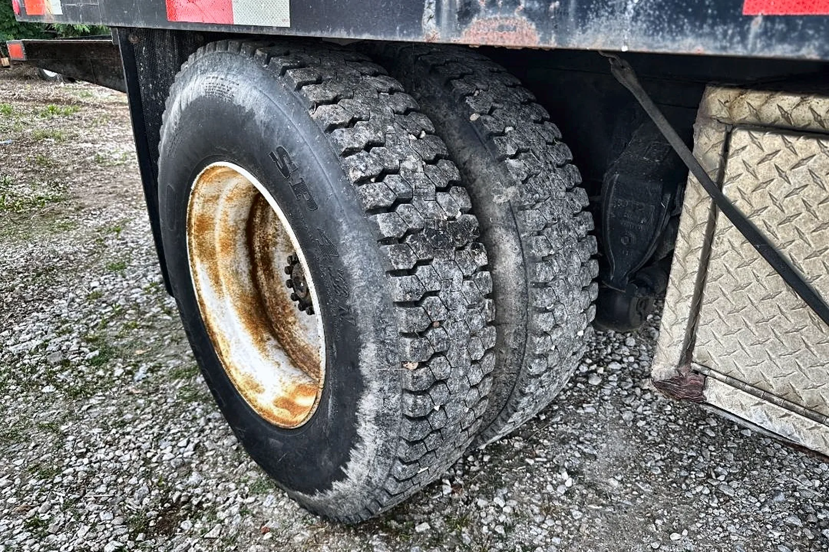 1995 FORD F800 - view 18 of 42