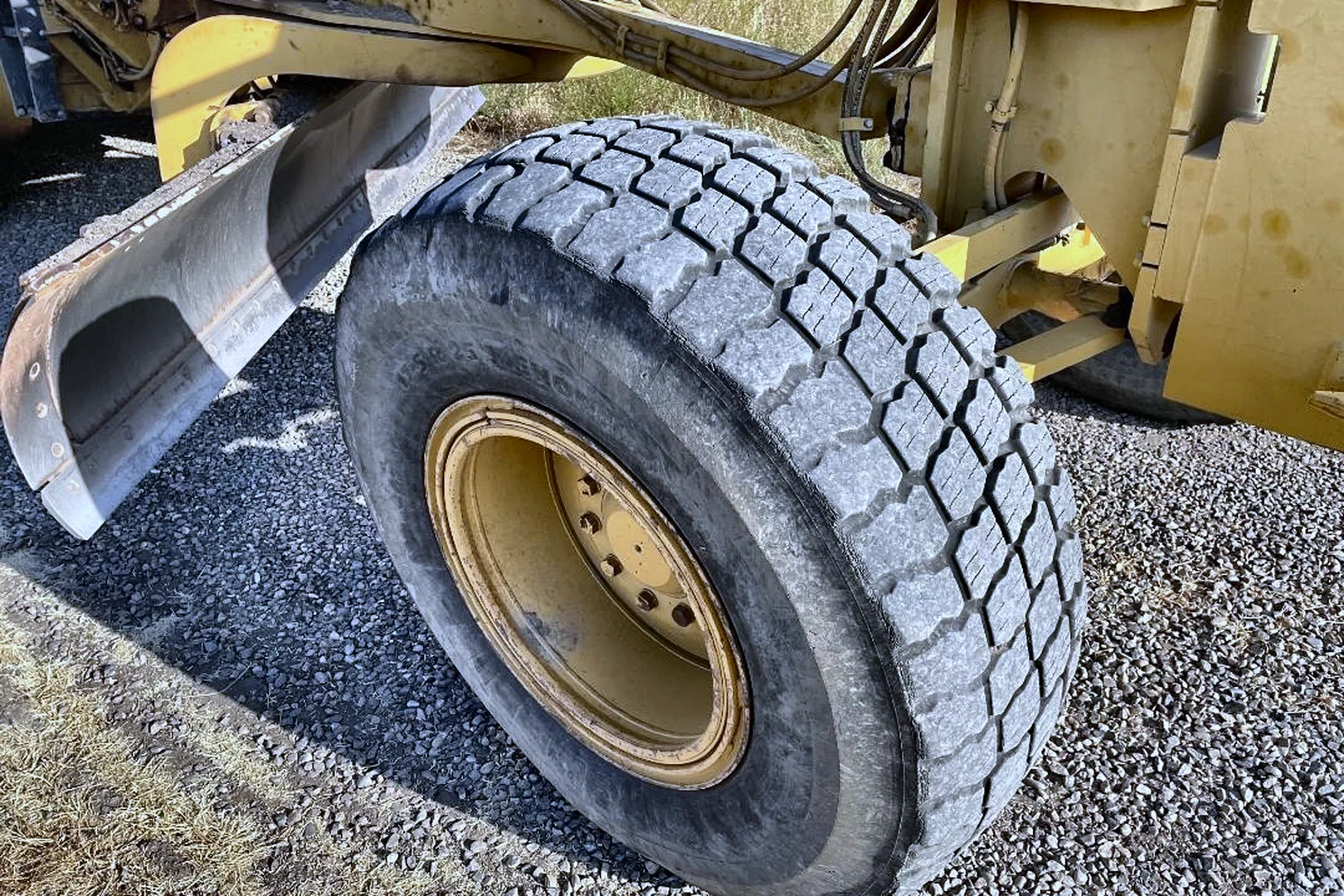 2004 CATERPILLAR 140H VHP Plus - view 10 of 14