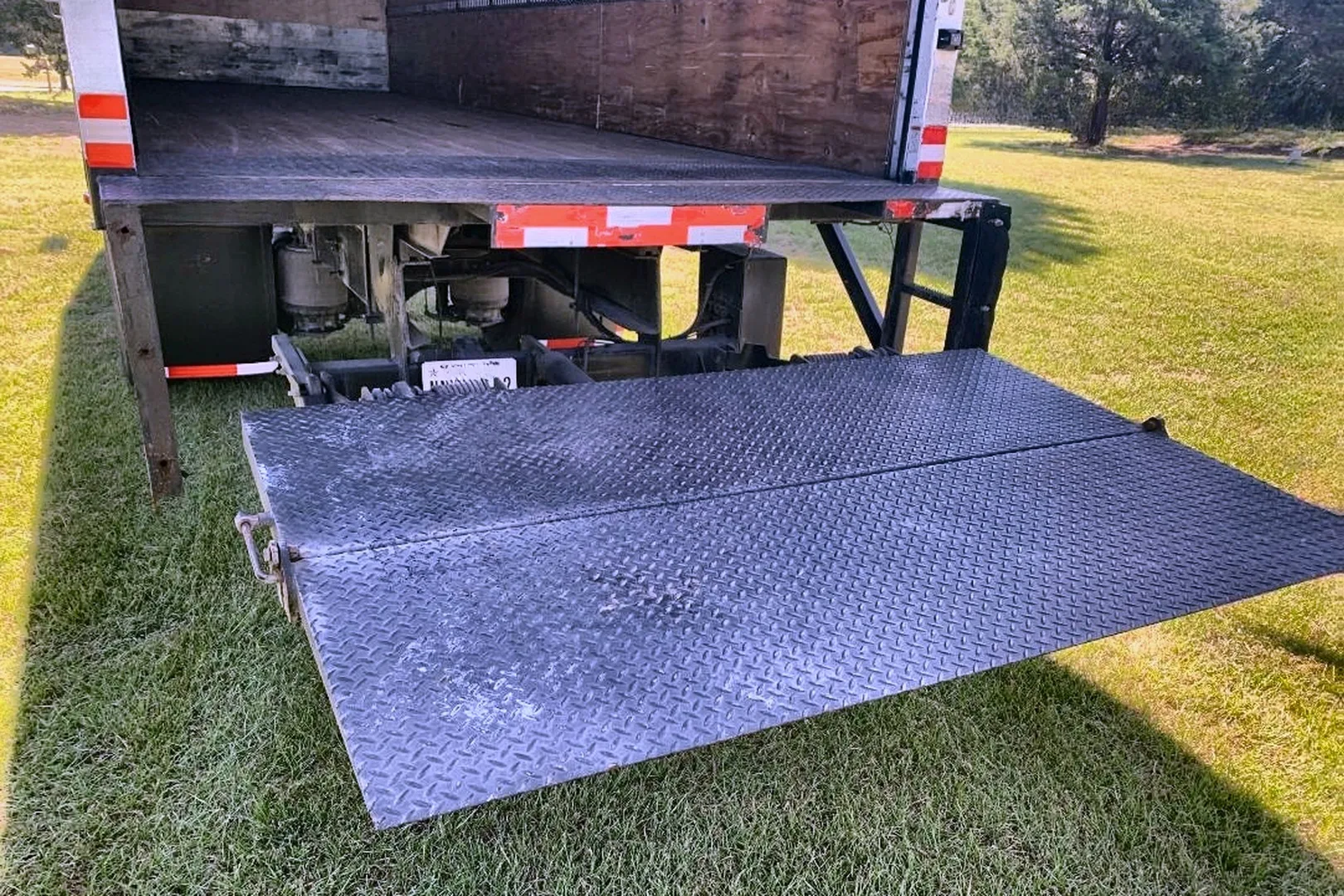 2017 INTERNATIONAL 4300 - view 18 of 24