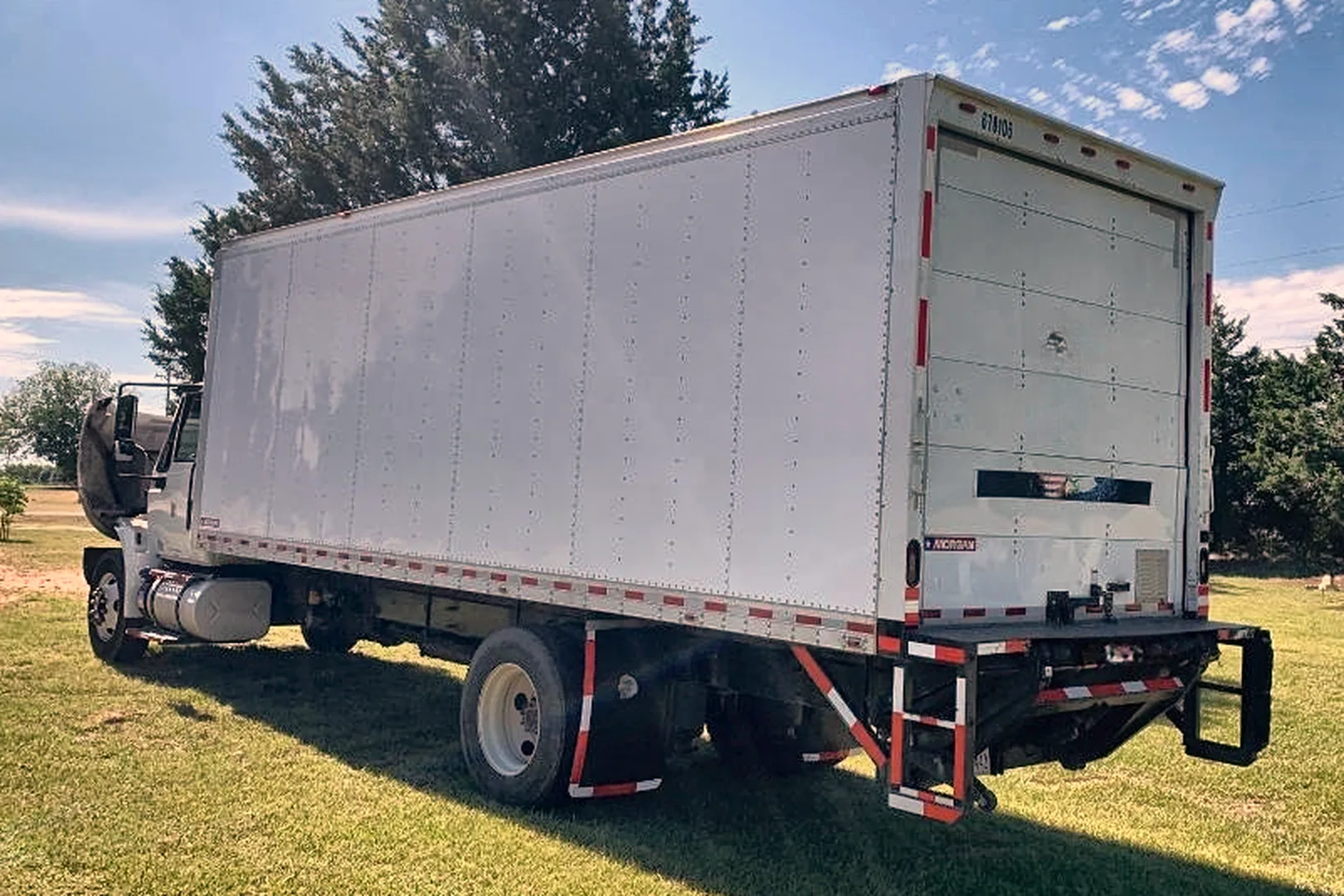 2017 INTERNATIONAL 4300 - view 13 of 24